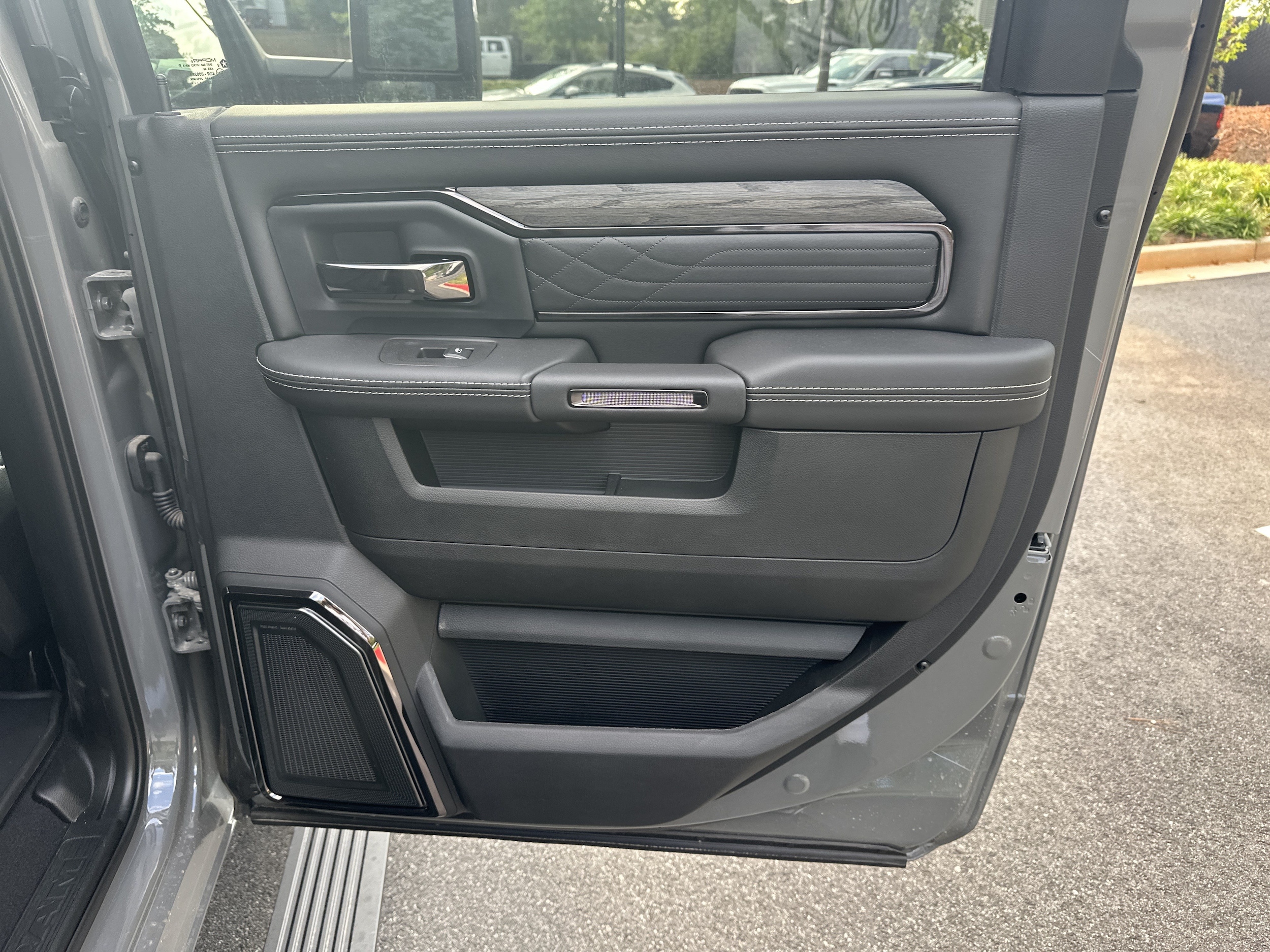 2026 RAM 2500 Limited - Photo 16