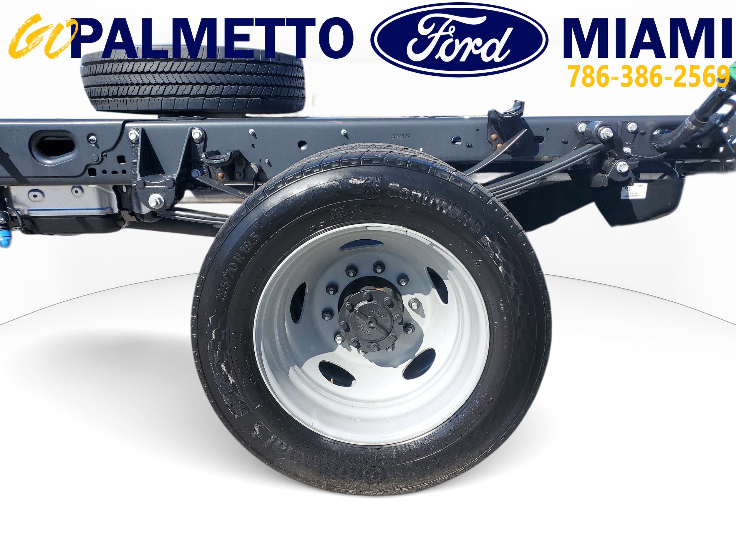 2026 Ford F-550 Super Duty Chassis Cab XL - Photo 6