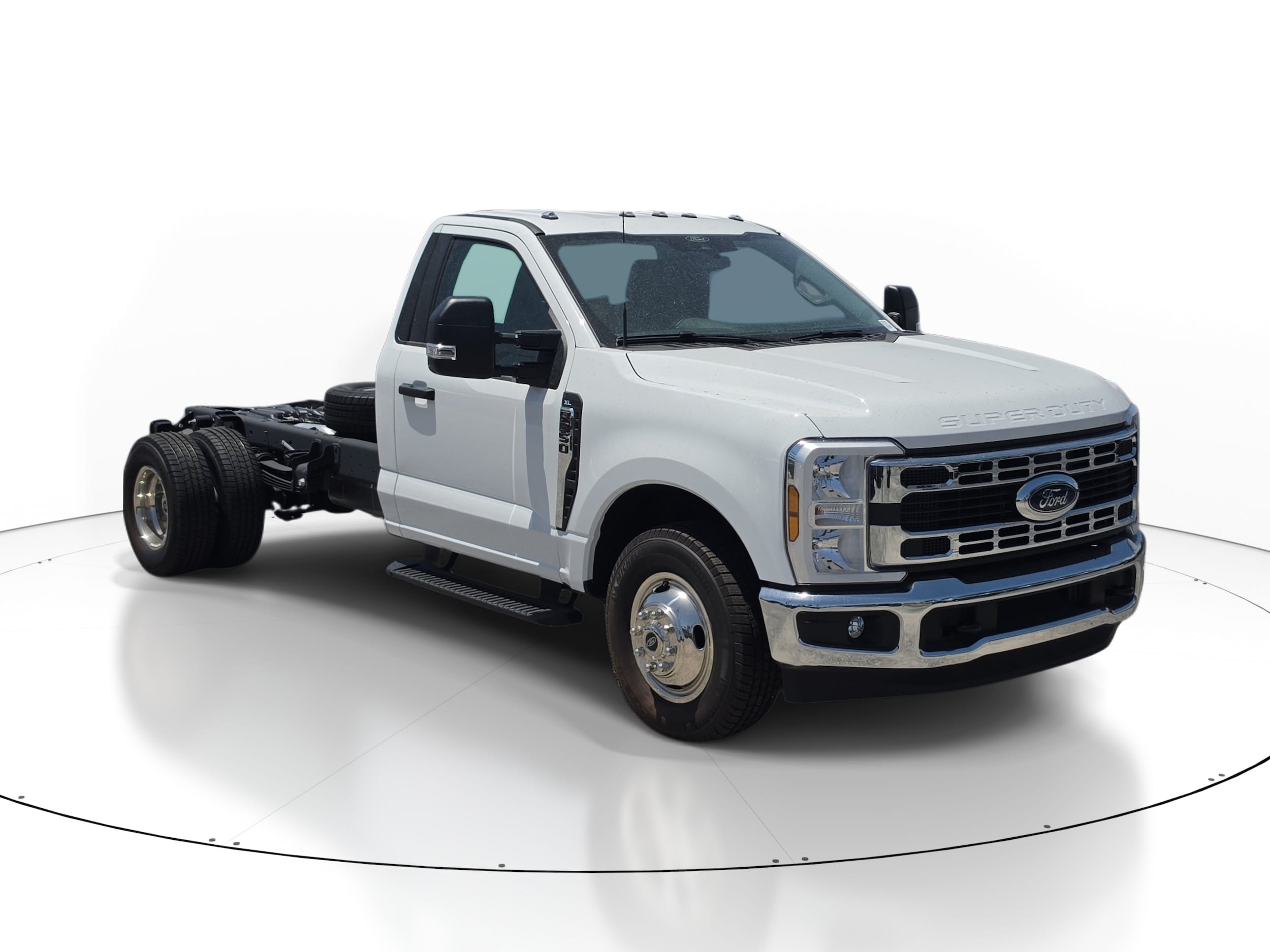 2026 Ford F-350 Super Duty Chassis Cab XL