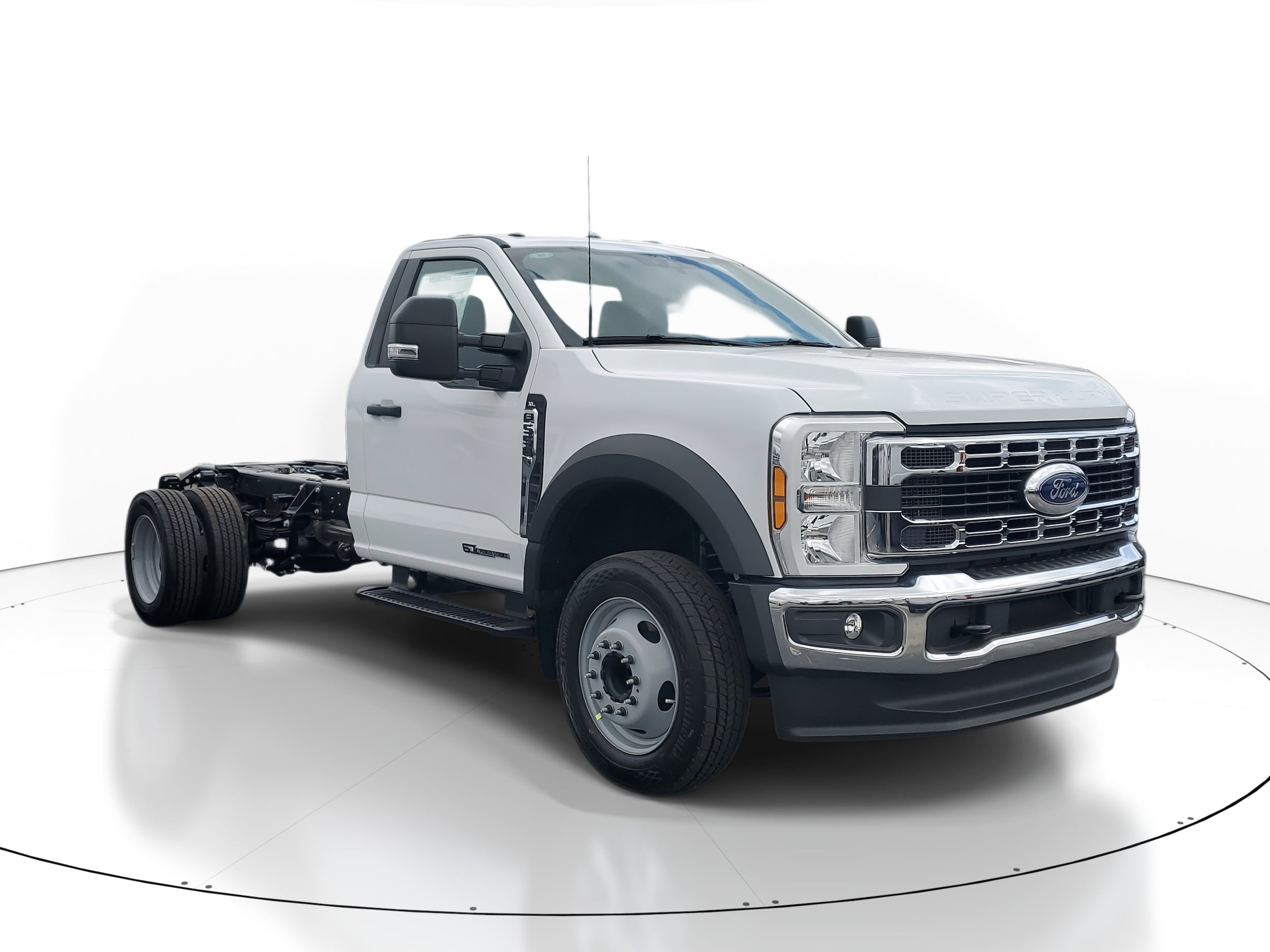 2026 Ford F-550 Super Duty Chassis Cab XL's photo
