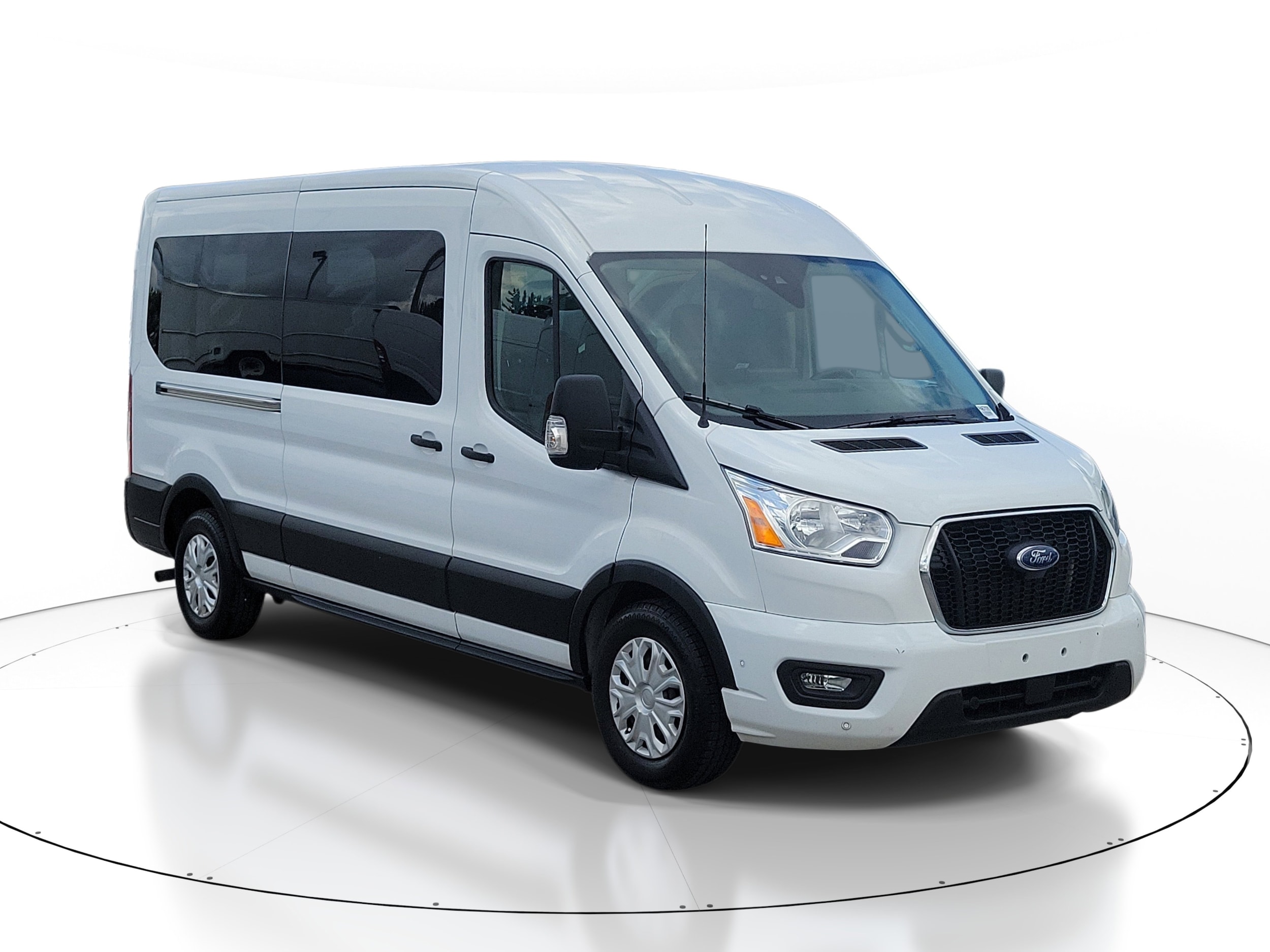 2022 Ford Transit 350 XLT Med Roof Sliding Pass. 148's photo