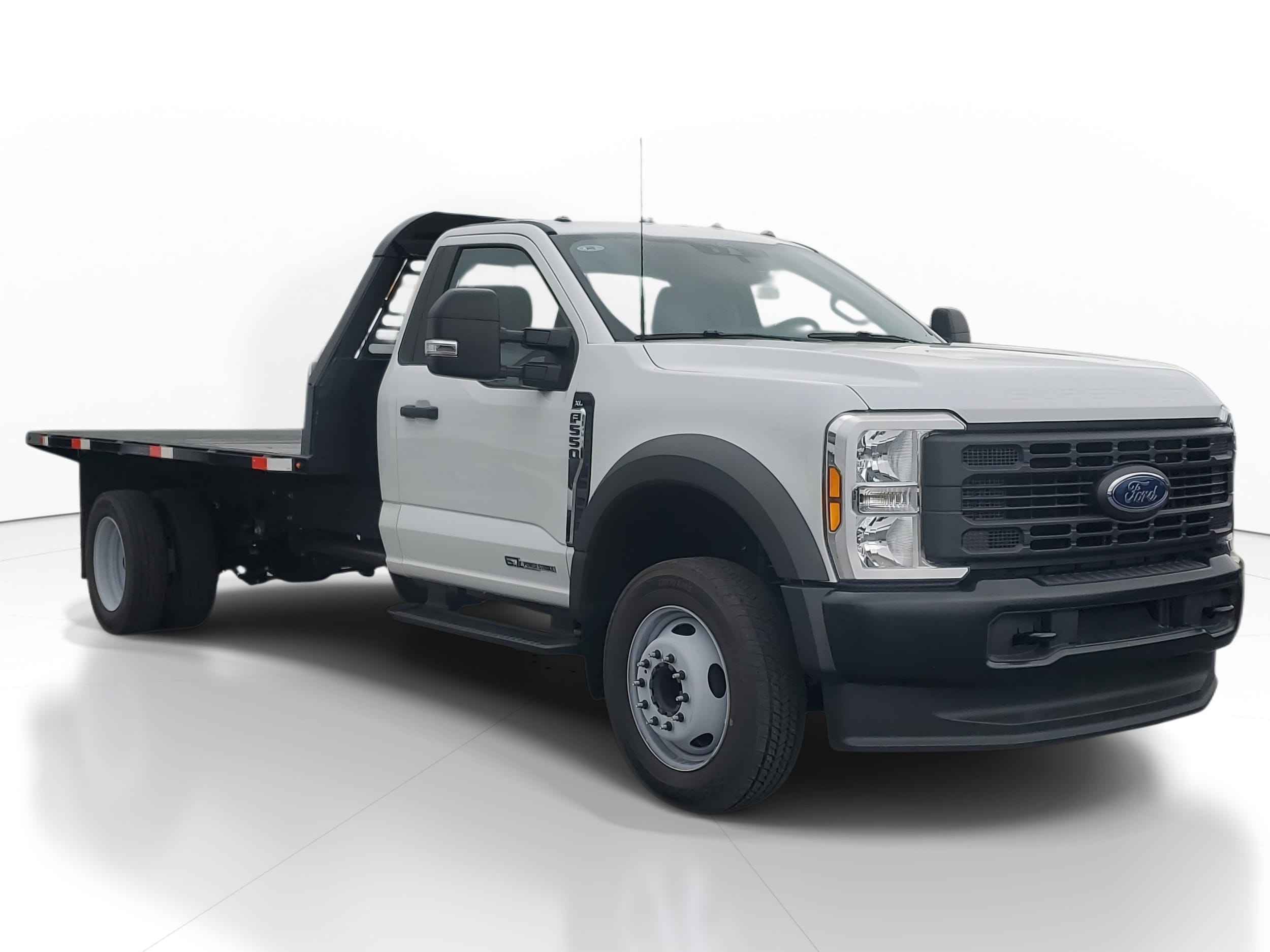 2024 Ford F-550 Super Duty Chassis Cab XL's photo