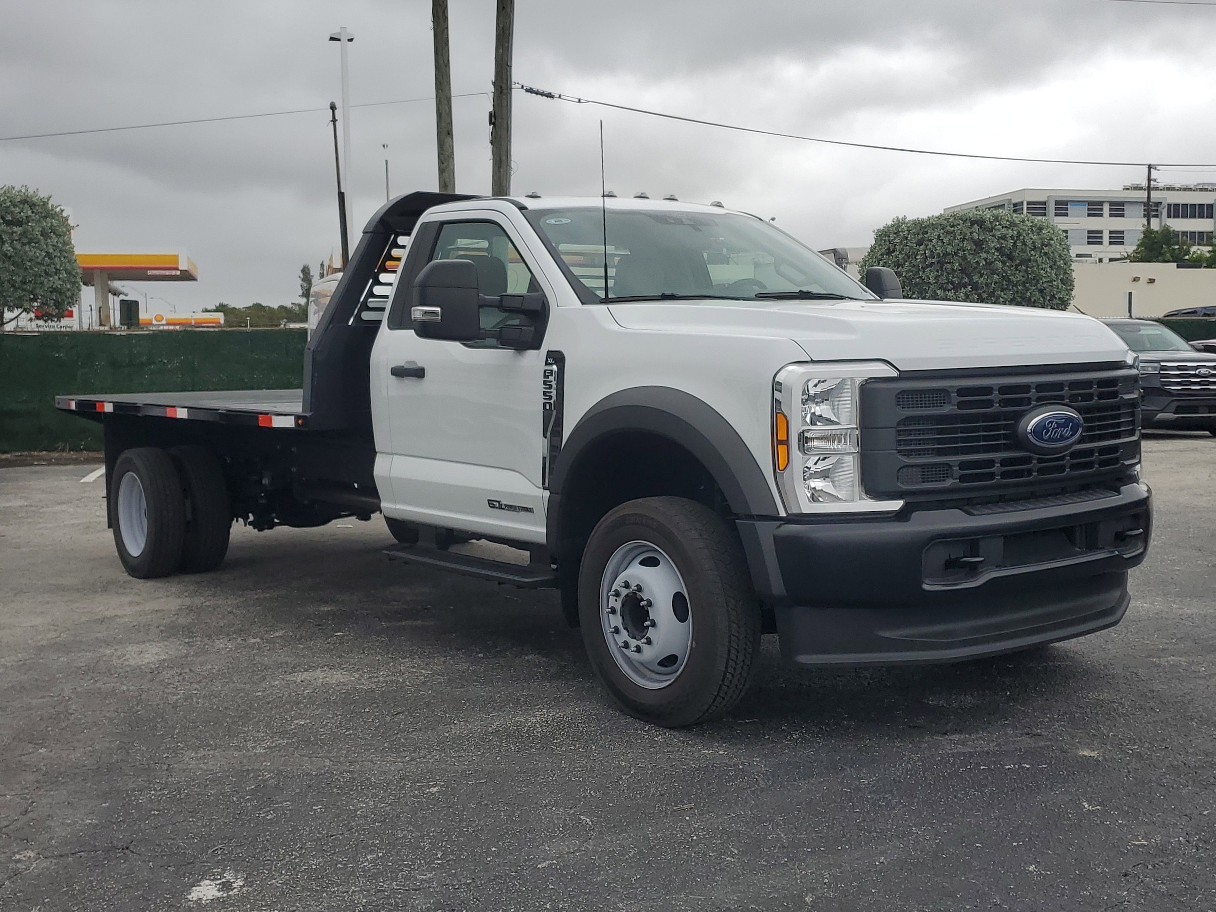 2024 Ford F-550 Super Duty Chassis Cab XL's photo