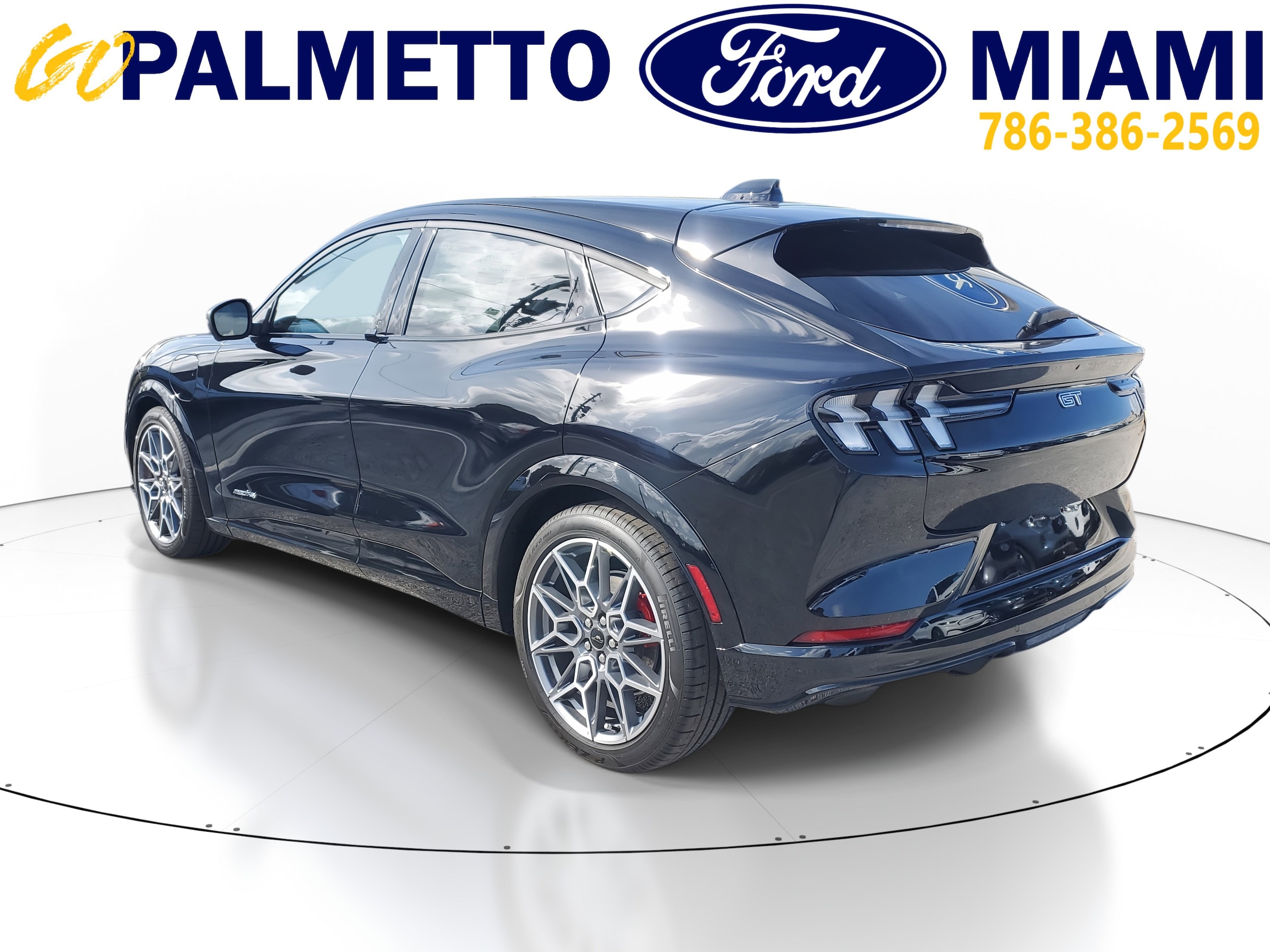 2025 Ford Mustang Mach-E GT - Photo 4