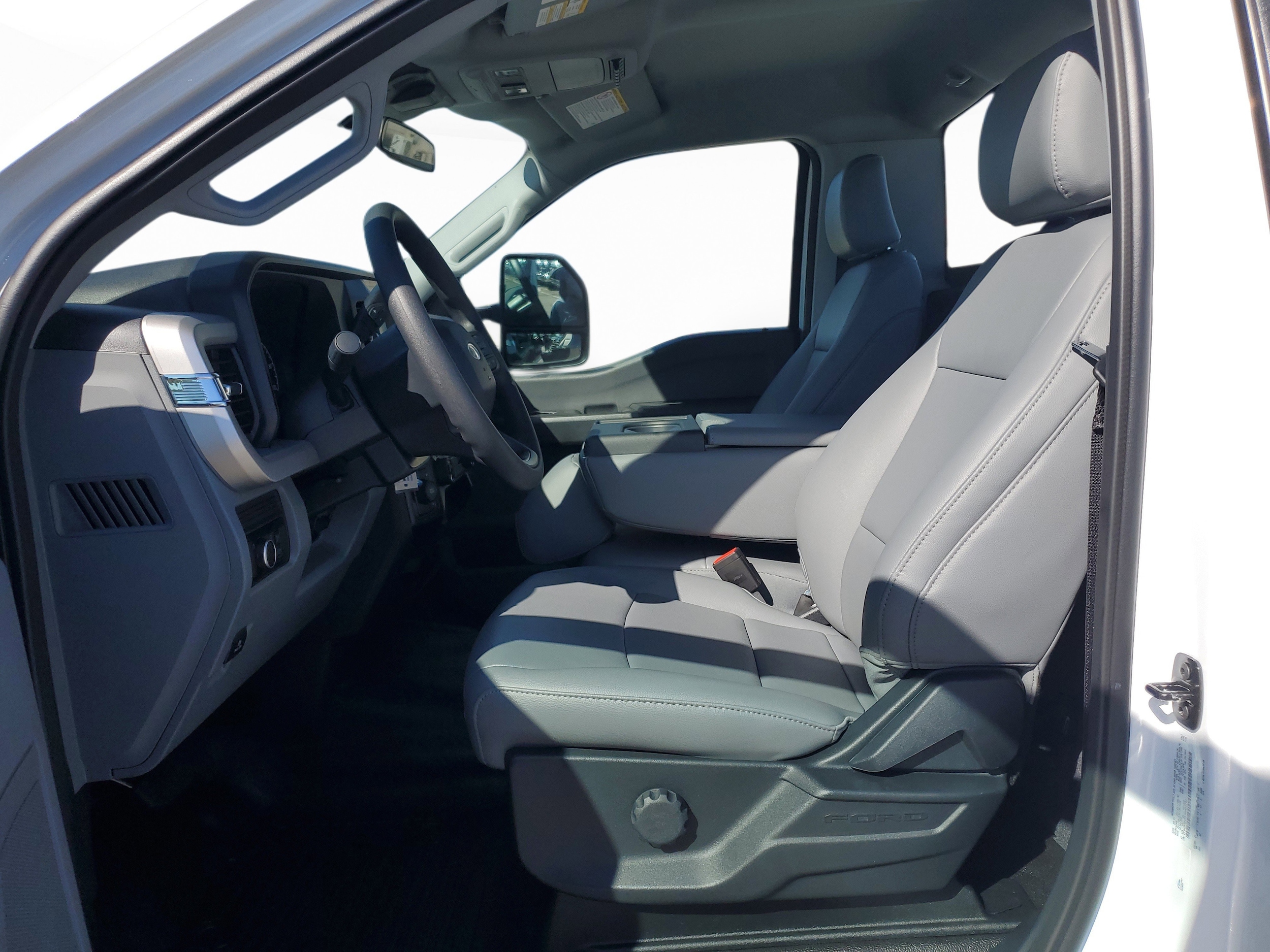 2026 Ford F-550 Super Duty Chassis Cab XL - Photo 8