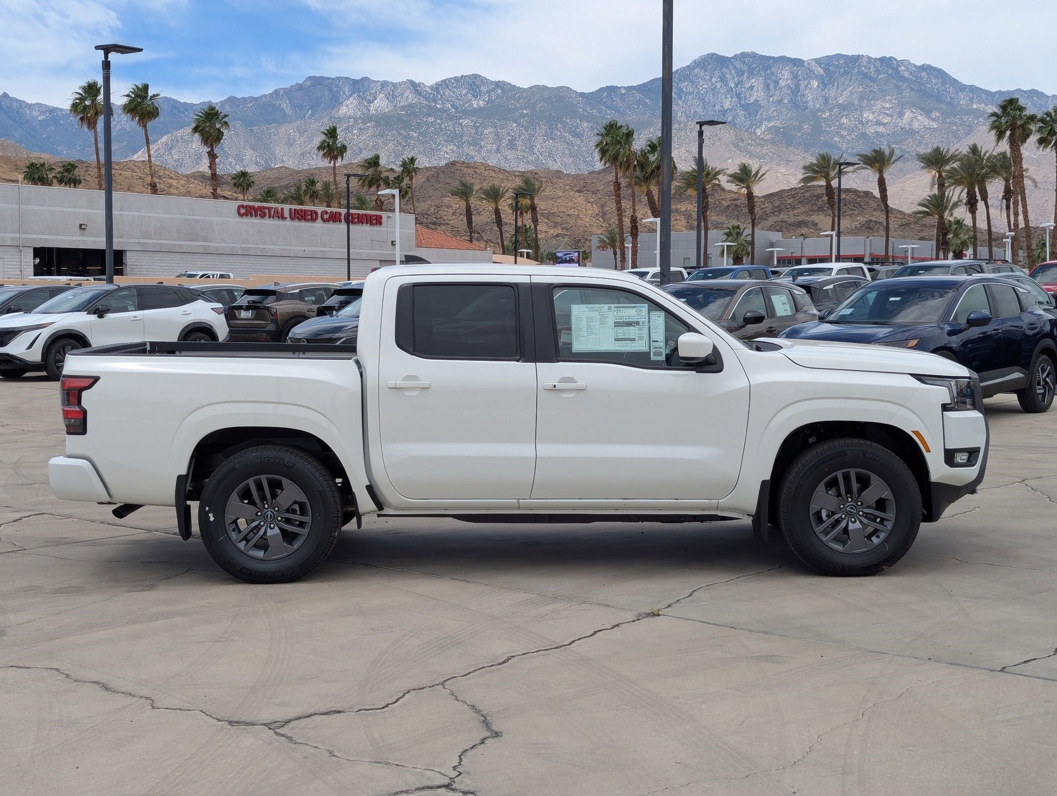 2025 Nissan Frontier SV - Photo 5