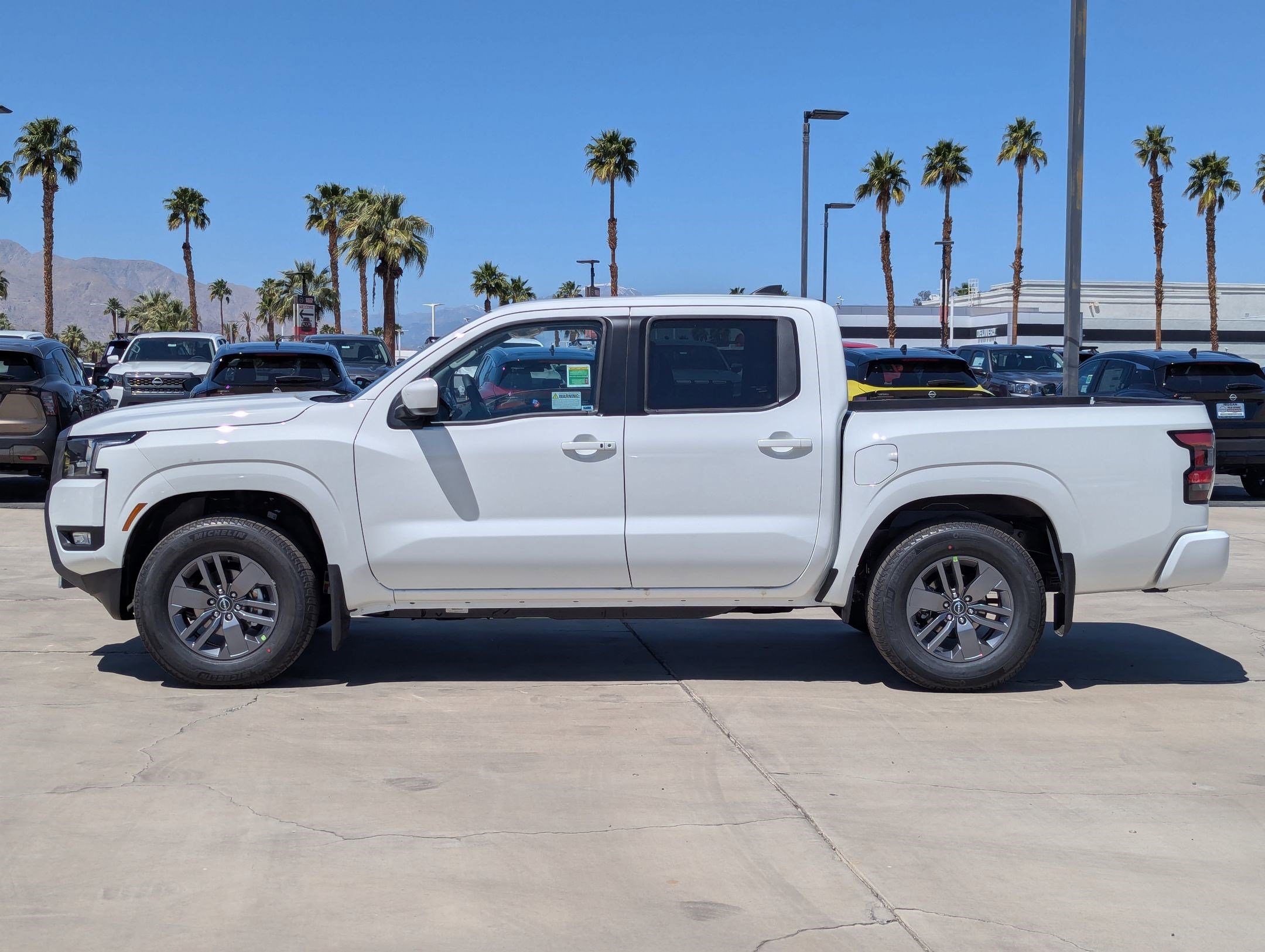 2025 Nissan Frontier SV photo 3