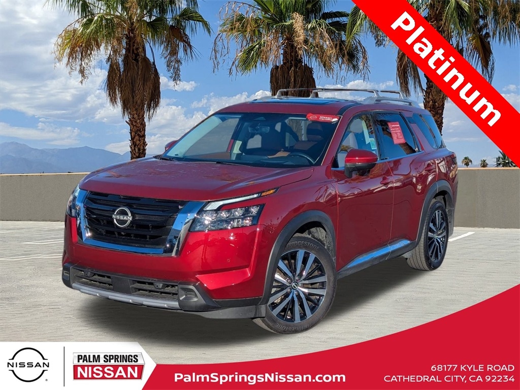 2025 Nissan Pathfinder Platinum's photo