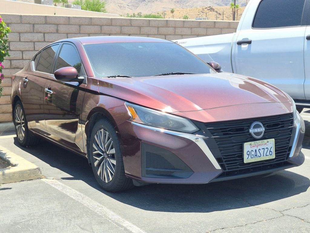 Used 2023 Nissan Altima 2.5 SV Sedan