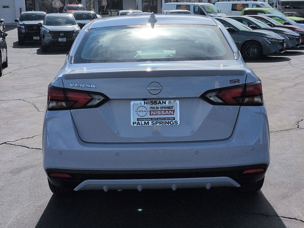 New 2025 Nissan Versa 1.6 SR Sedan