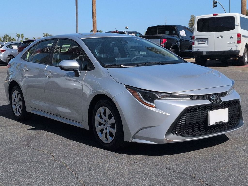 2021 Toyota Corolla LE photo 5