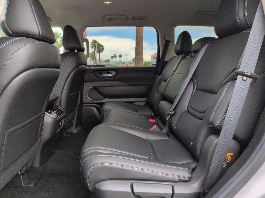 2026 Nissan Armada SV - Photo 11