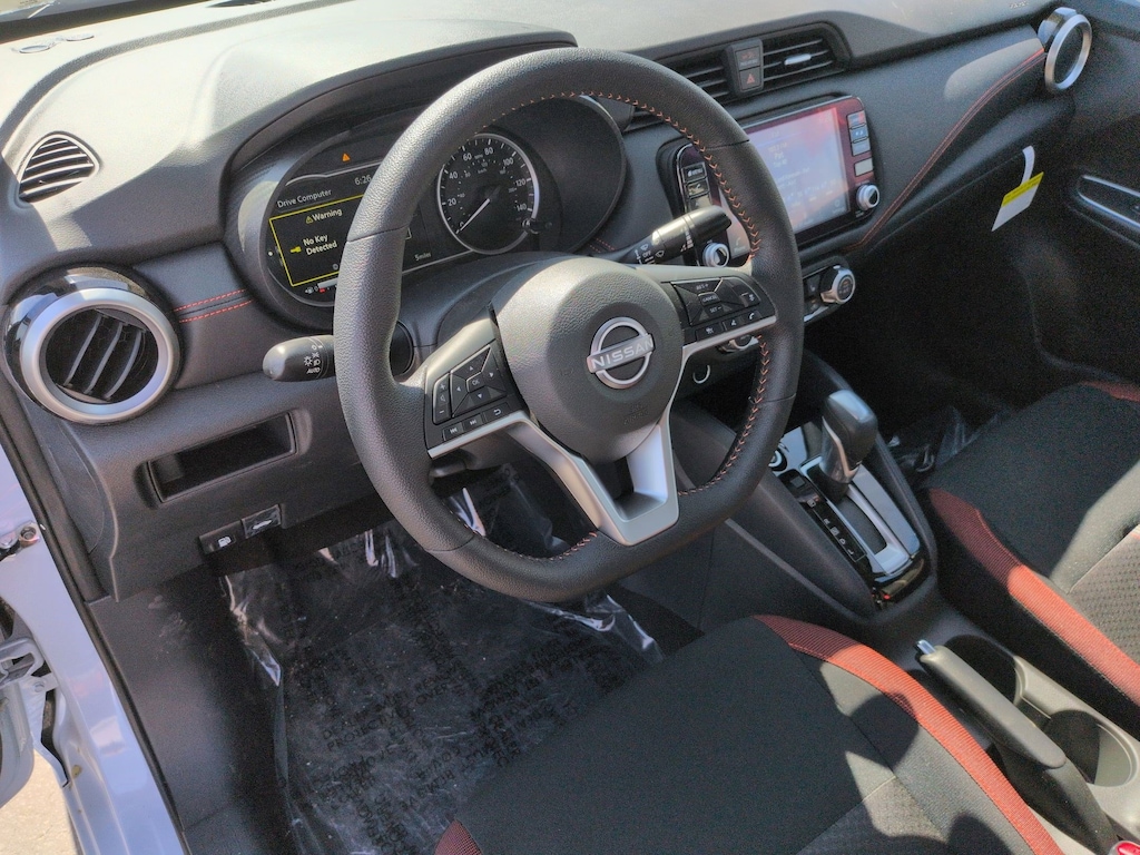 New 2025 Nissan Versa 1.6 SR Sedan