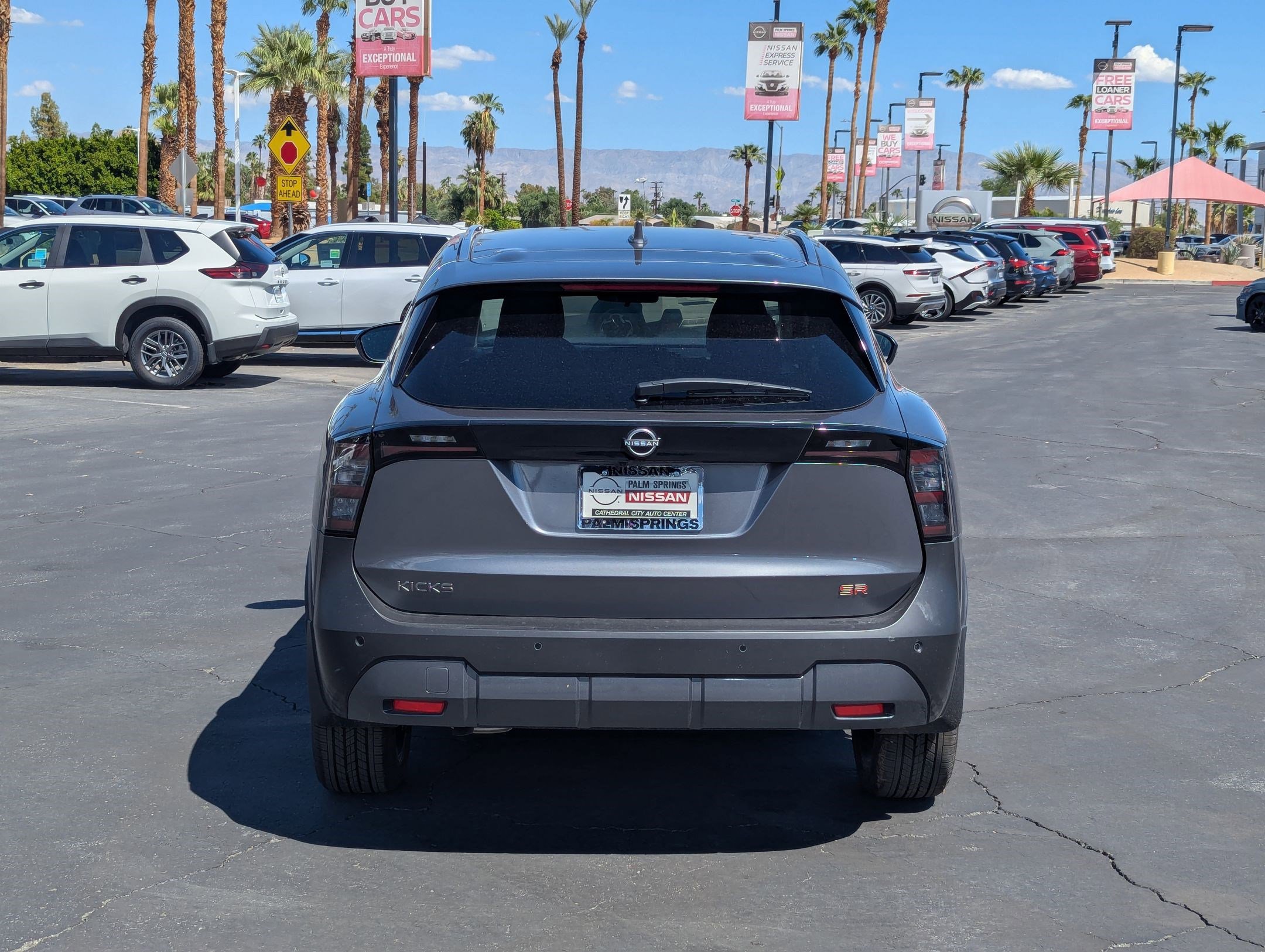 2025 Nissan Kicks SR photo 3