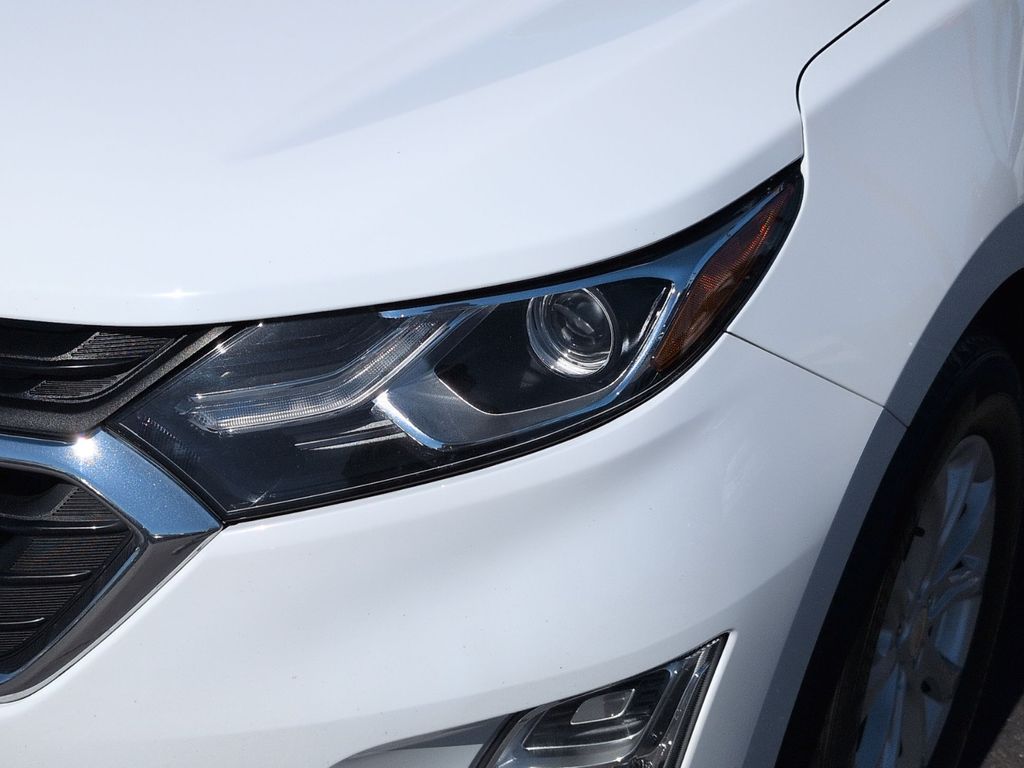 2020 Chevrolet Equinox LS photo 3