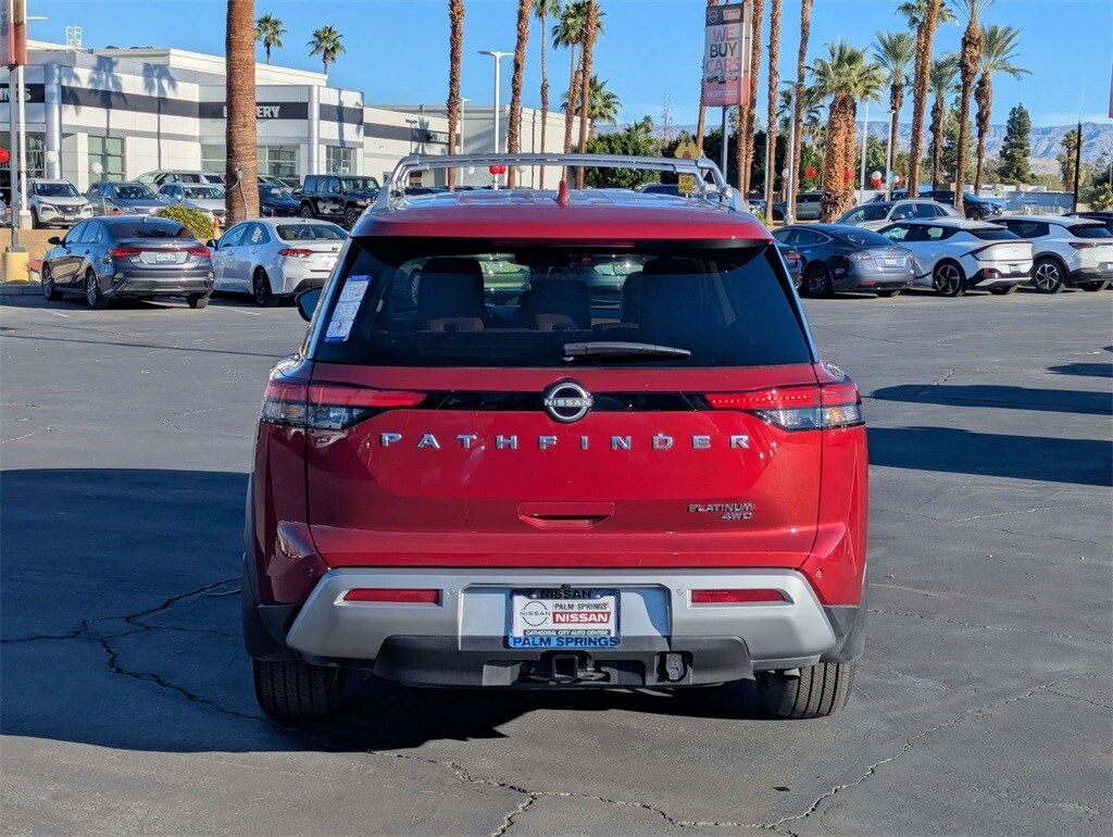 2025 Nissan Pathfinder Platinum photo 4