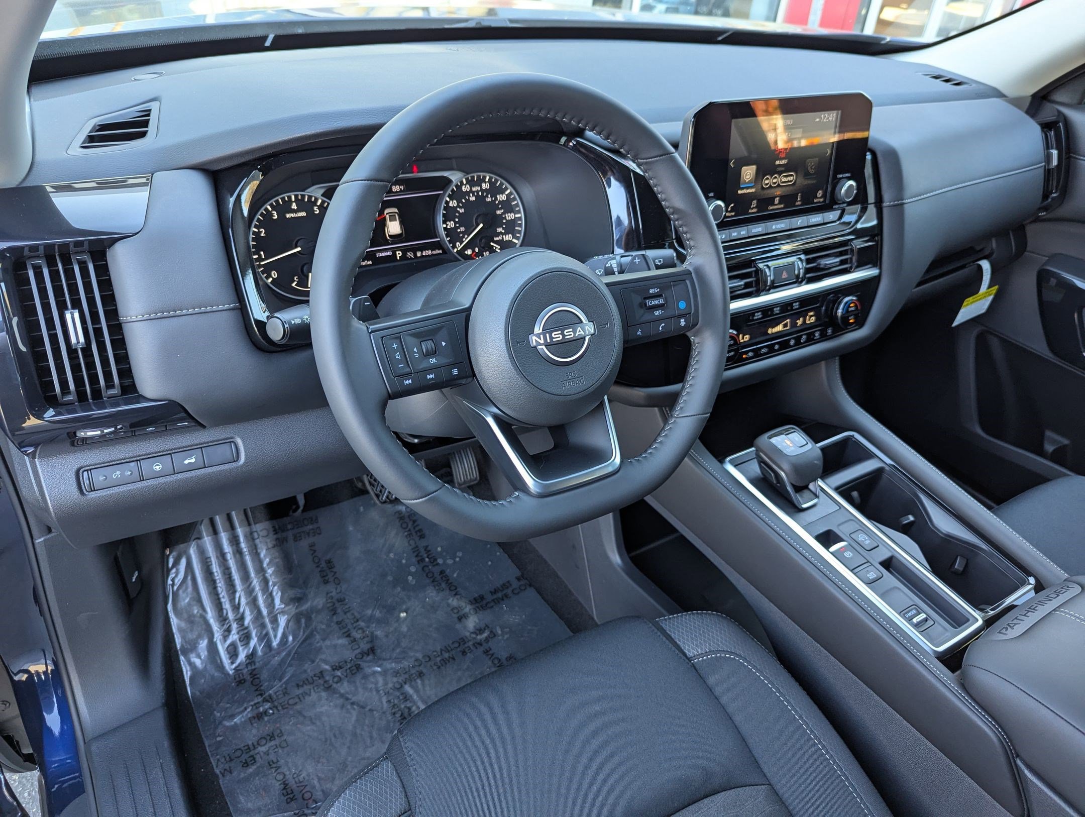 2025 Nissan Pathfinder SV photo 2