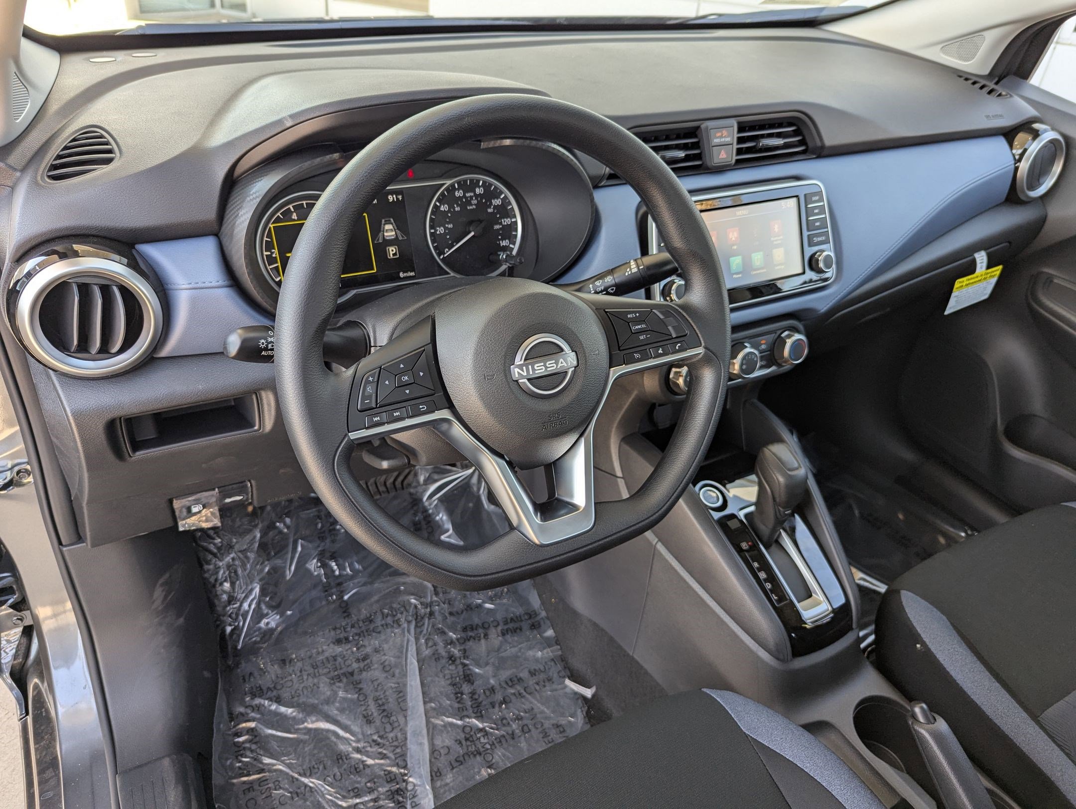 2025 Nissan Versa 1.6 SV photo 2
