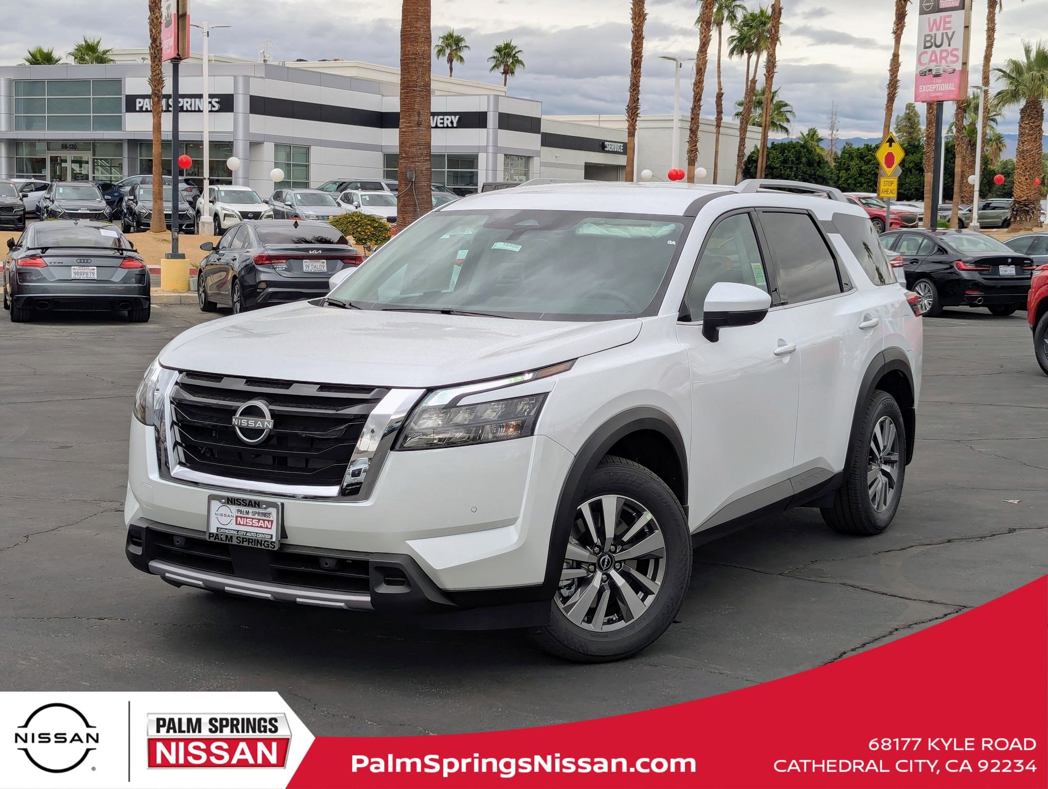 2025 Nissan Pathfinder SL's photo