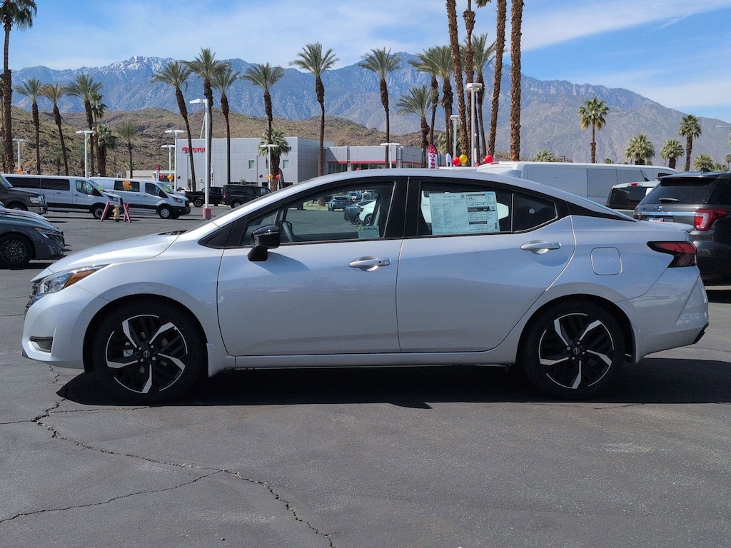 New 2025 Nissan Versa 1.6 SR Sedan