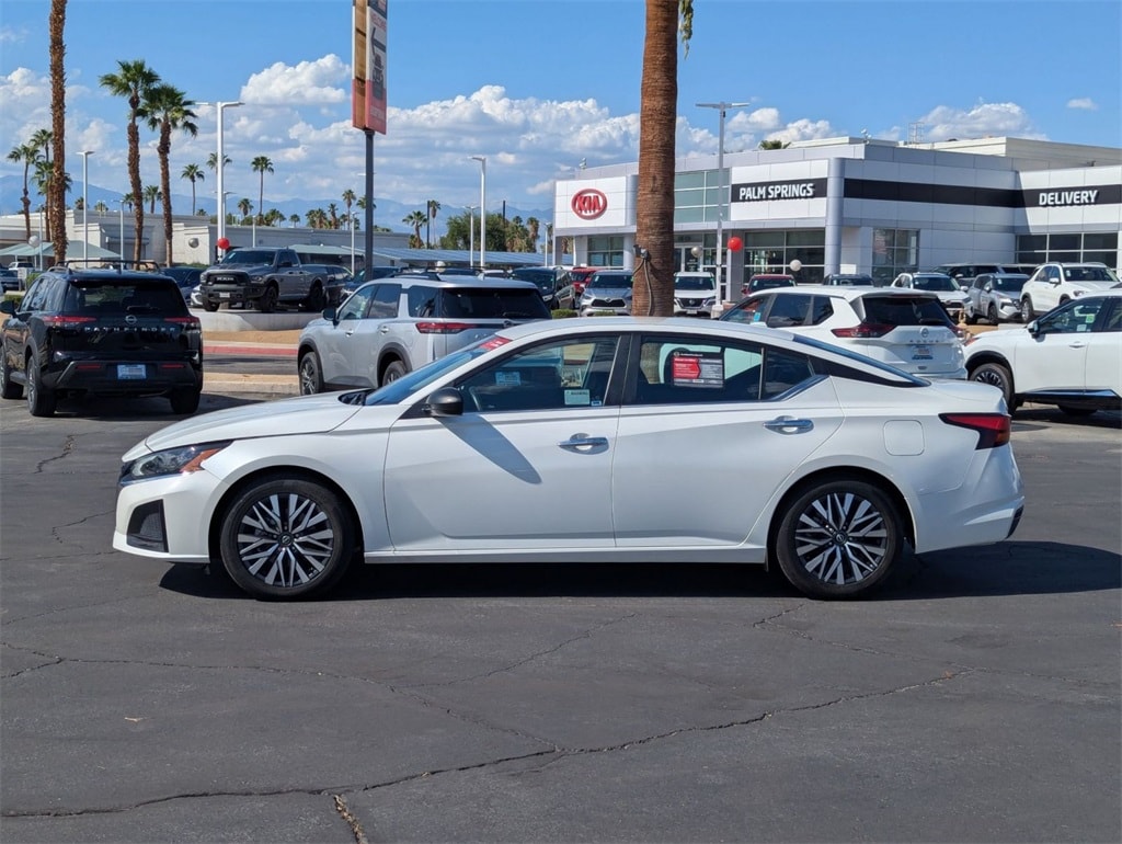 Used 2024 Nissan Altima 2.5 SV Sedan