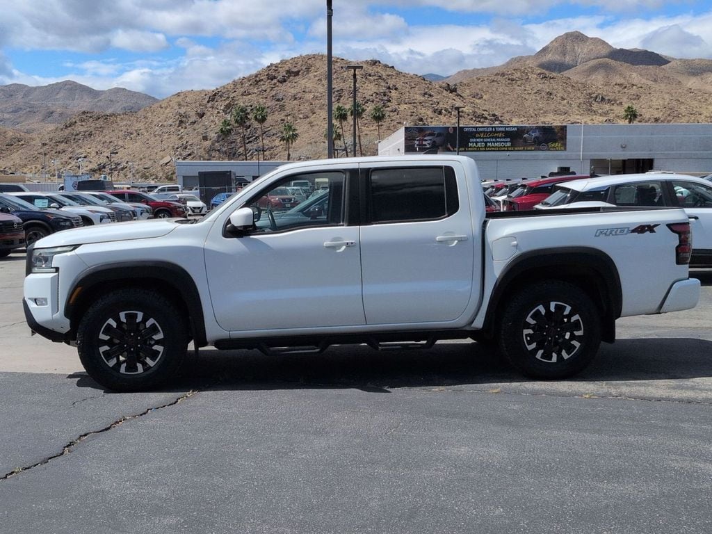 2023 Nissan Frontier PRO-4X photo 2