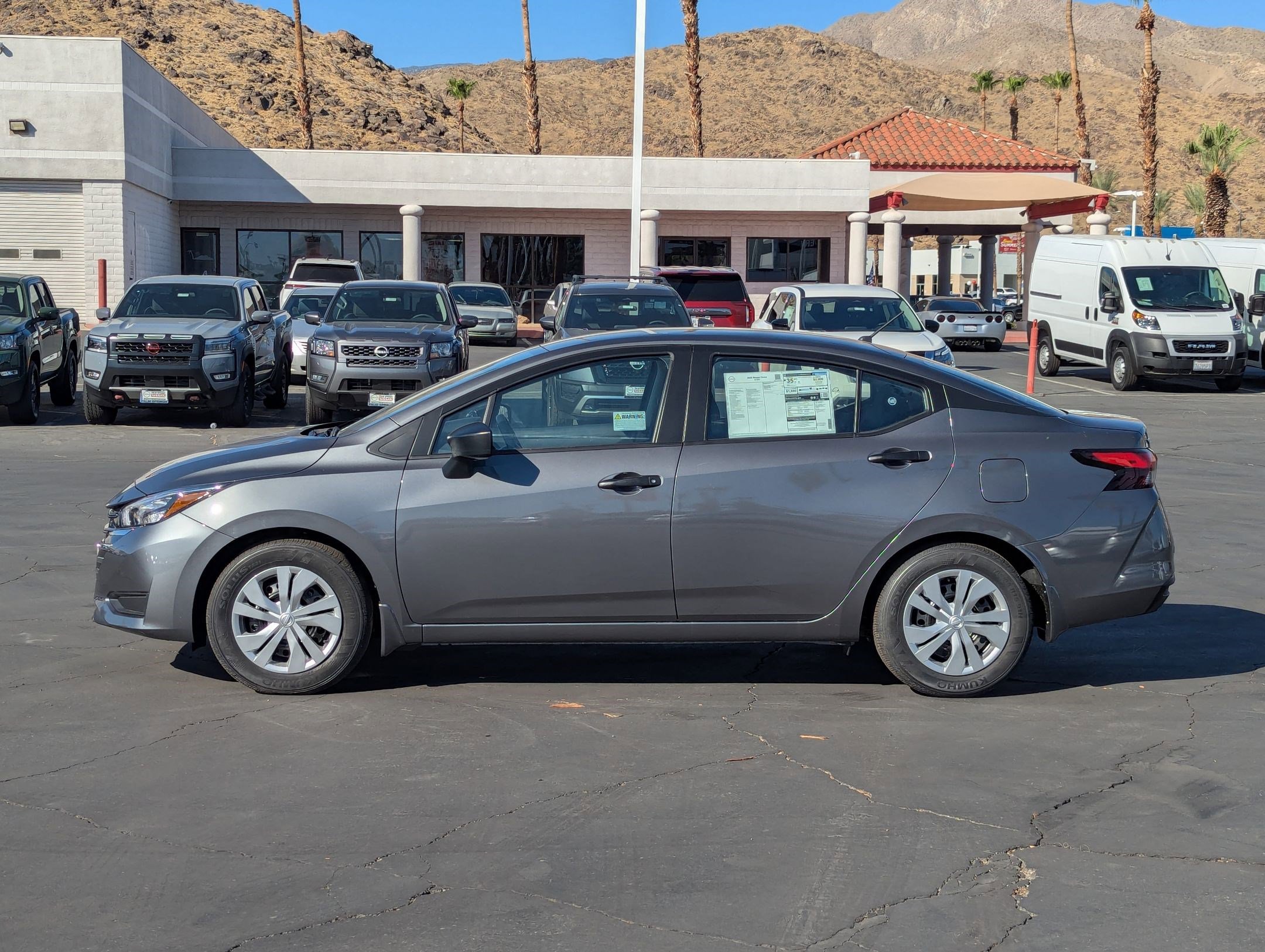 2025 Nissan Versa 1.6 S photo 3