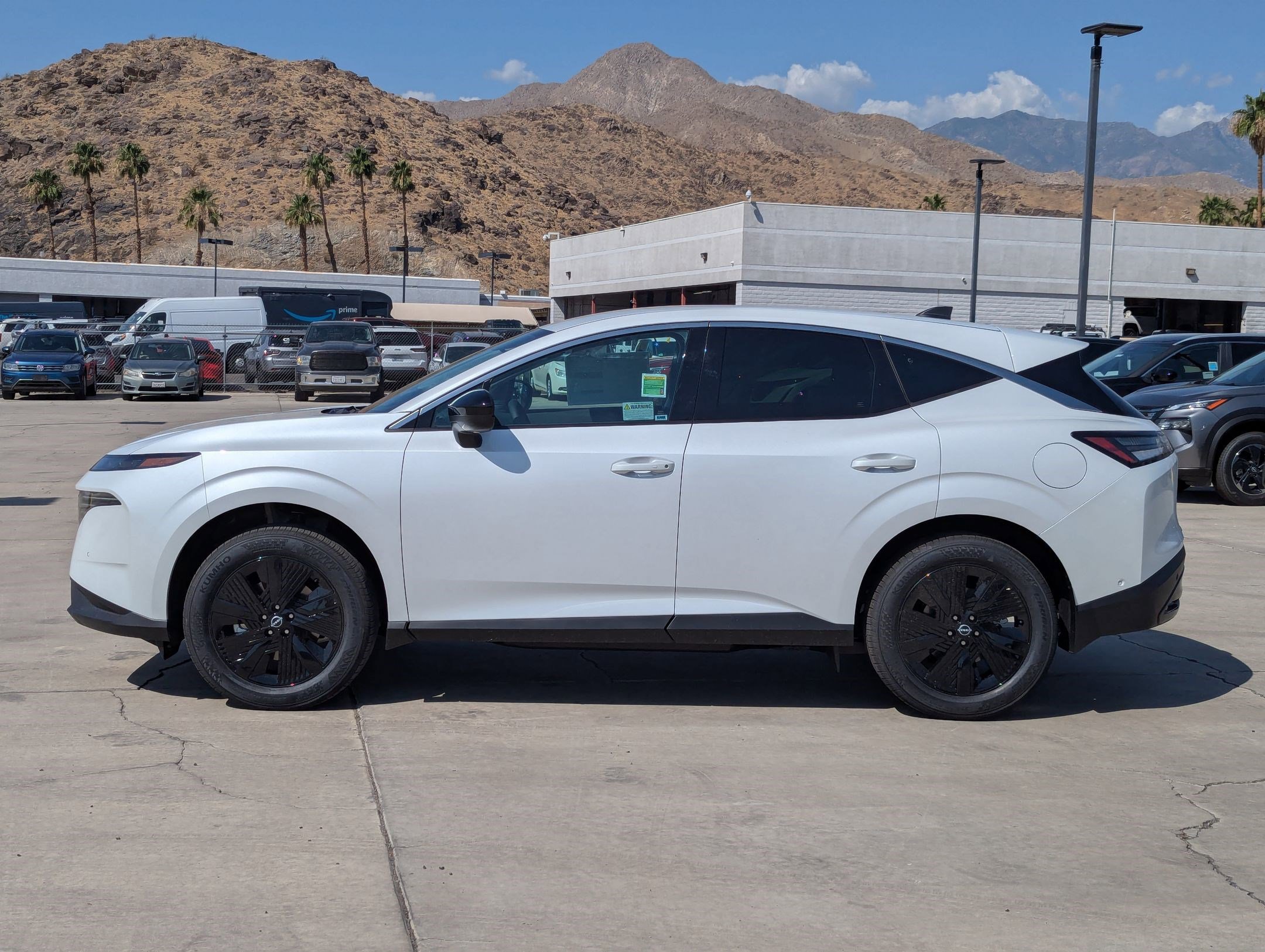 2025 Nissan Murano SV photo 2