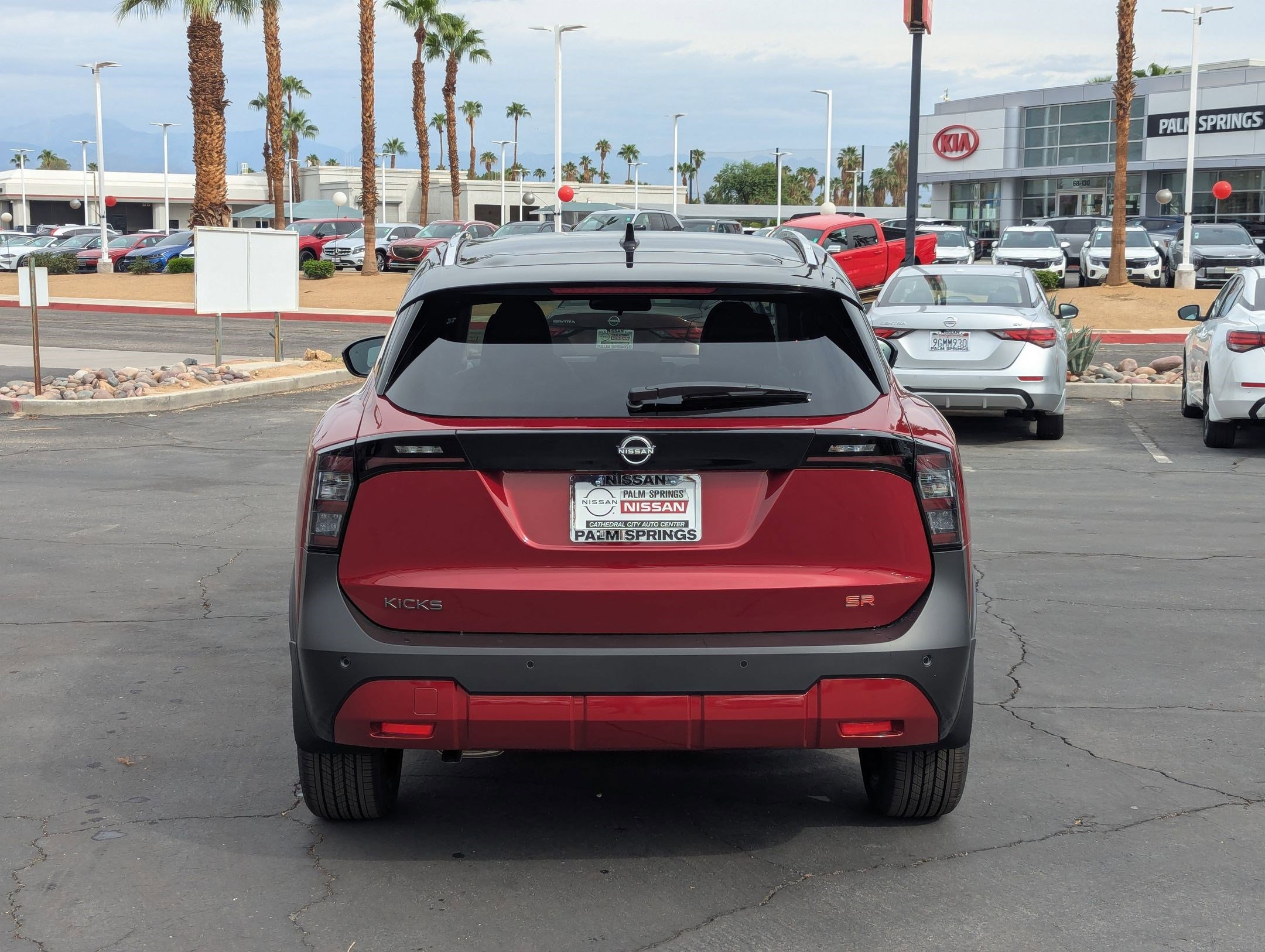 2025 Nissan Kicks SR photo 4
