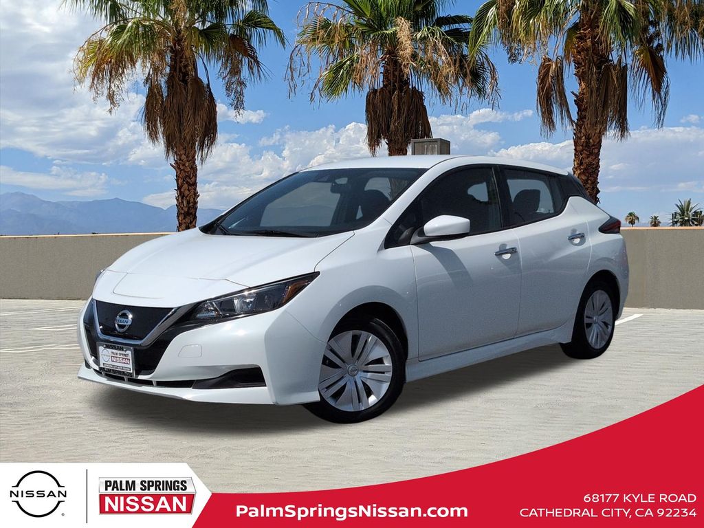 2020 Nissan Leaf S's photo