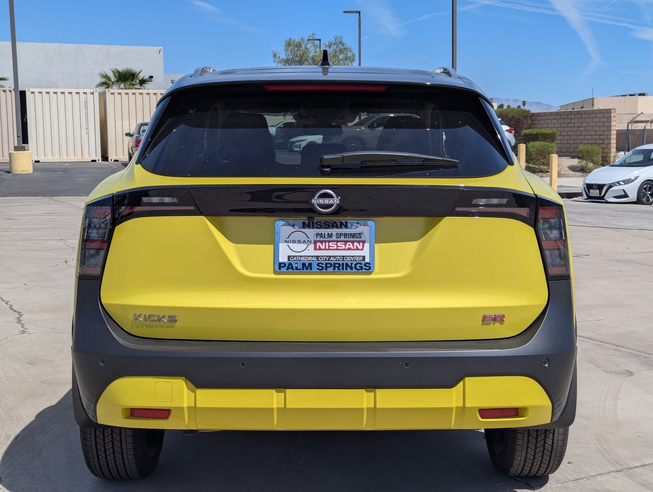 2025 Nissan Kicks SR photo 4