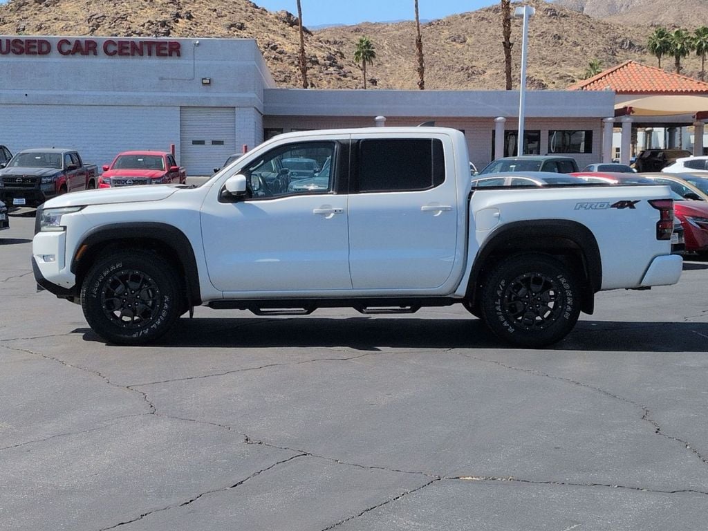2023 Nissan Frontier PRO-4X photo 2