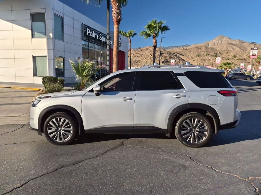 Used 2022 Nissan Pathfinder SL SUV
