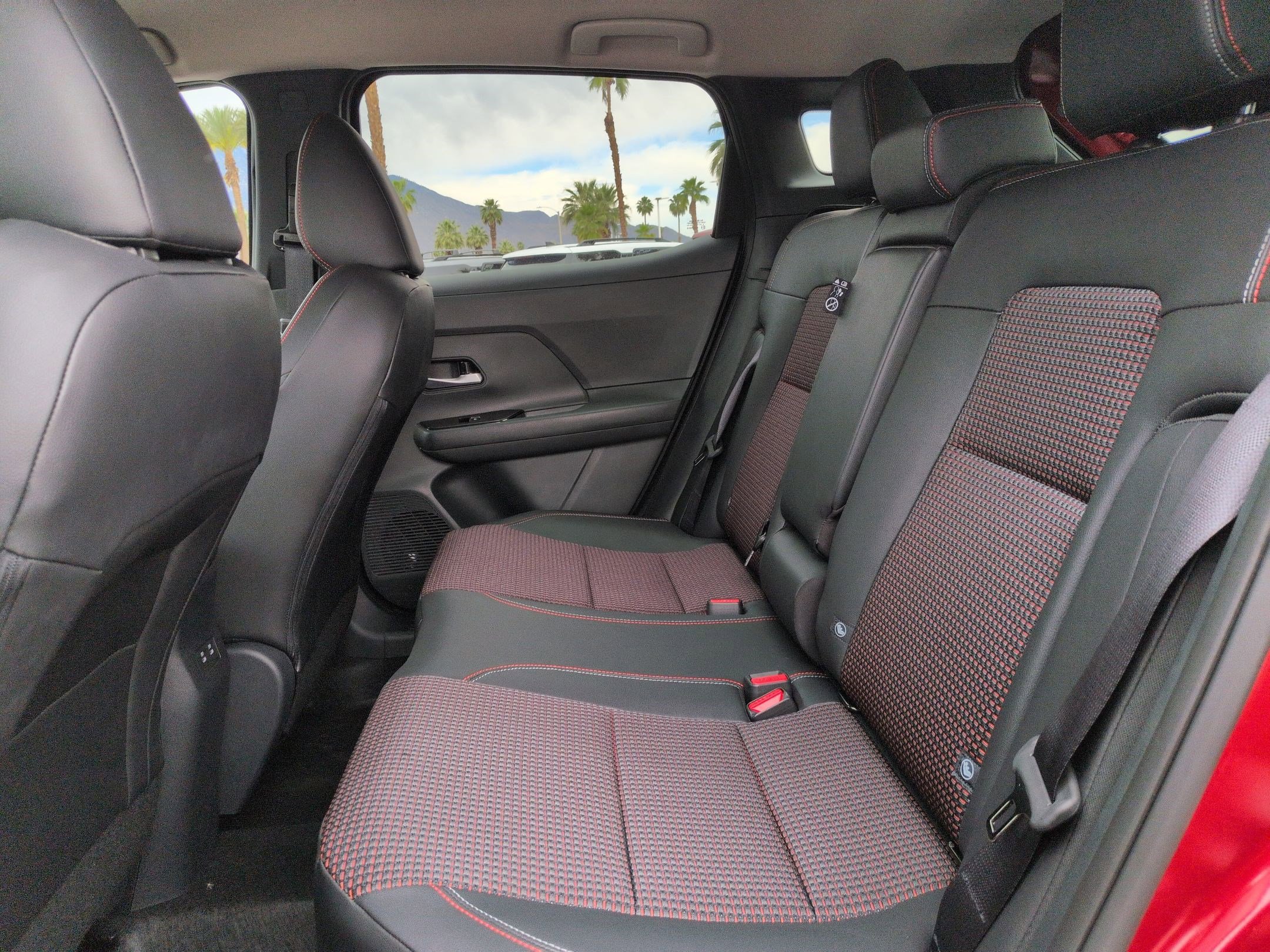2026 Nissan KICKS SR - Photo 11