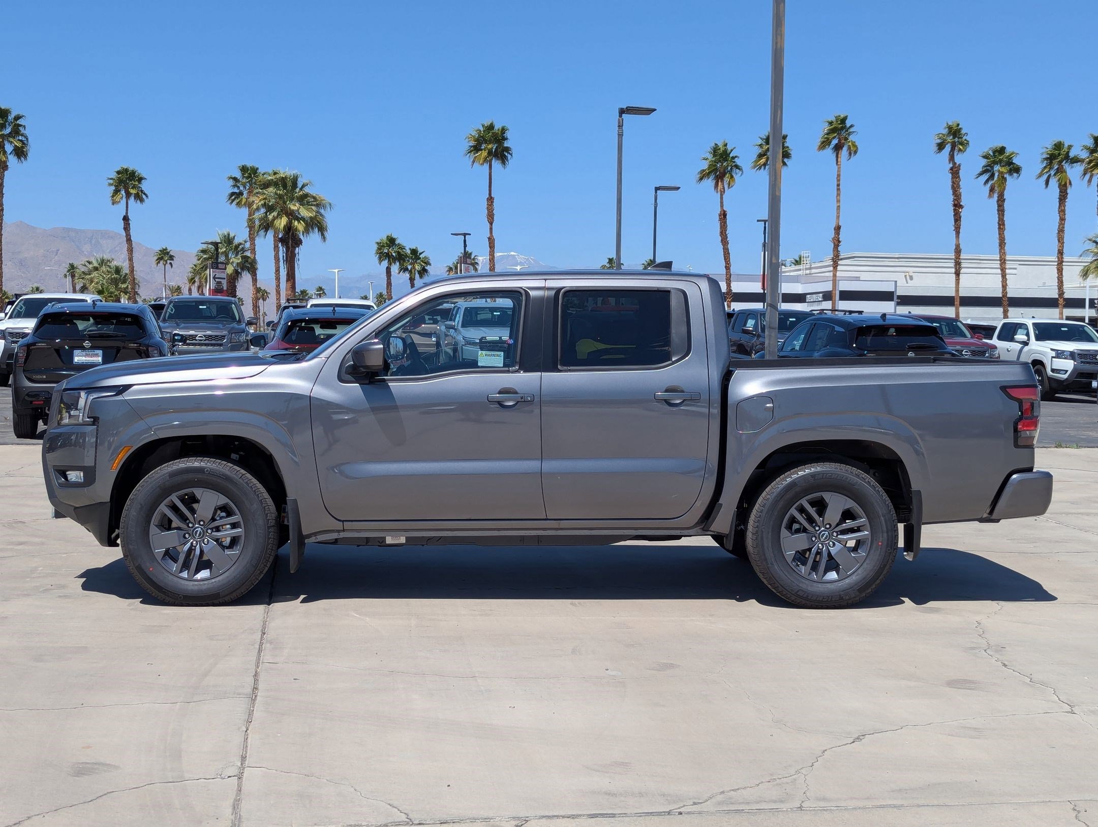 2025 Nissan Frontier SV photo 3