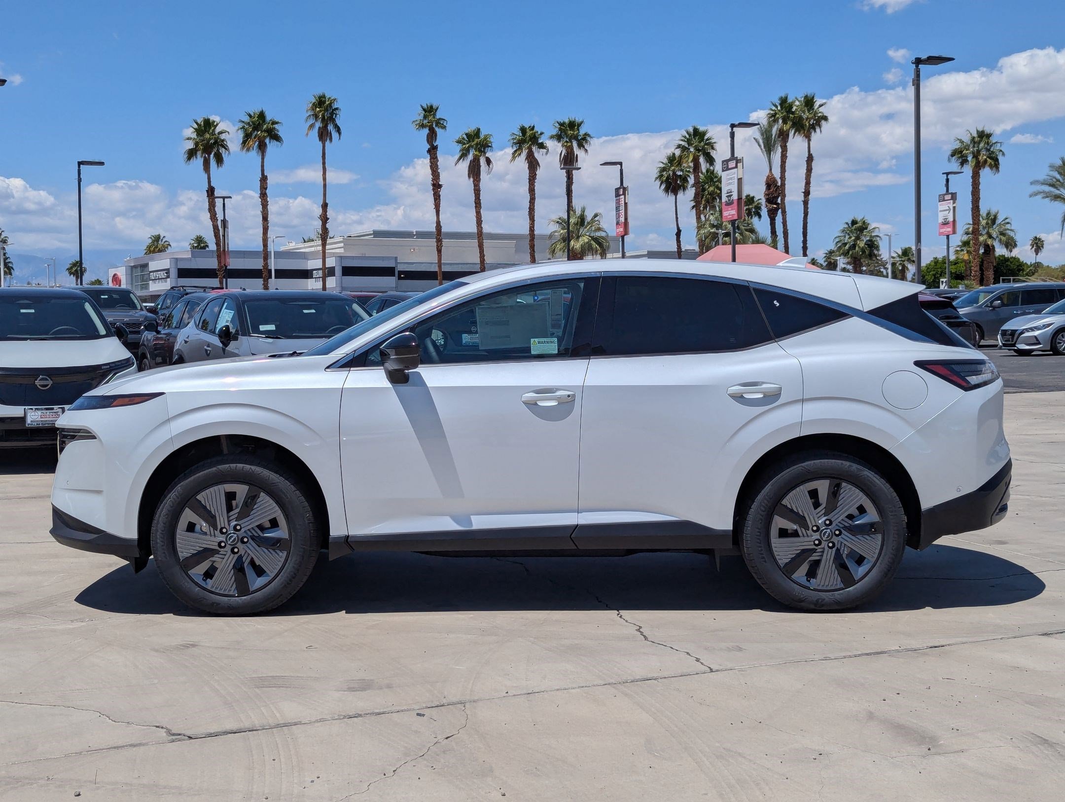 2025 Nissan Murano SL photo 2