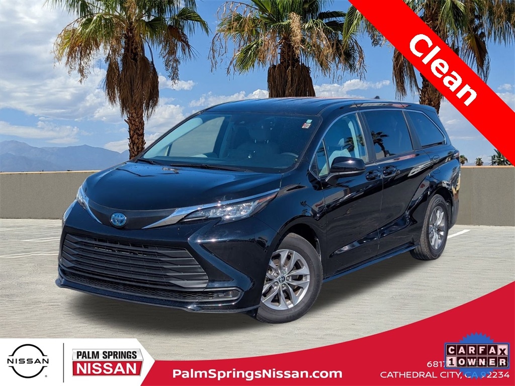 Used 2023 Toyota Sienna LE Minivan/Van