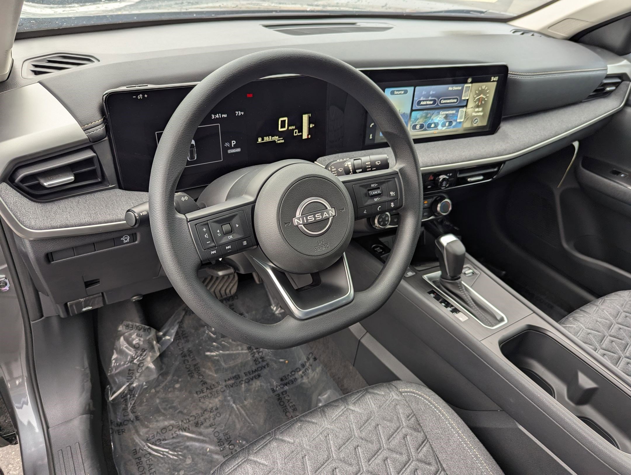 2025 Nissan Kicks SV photo 2