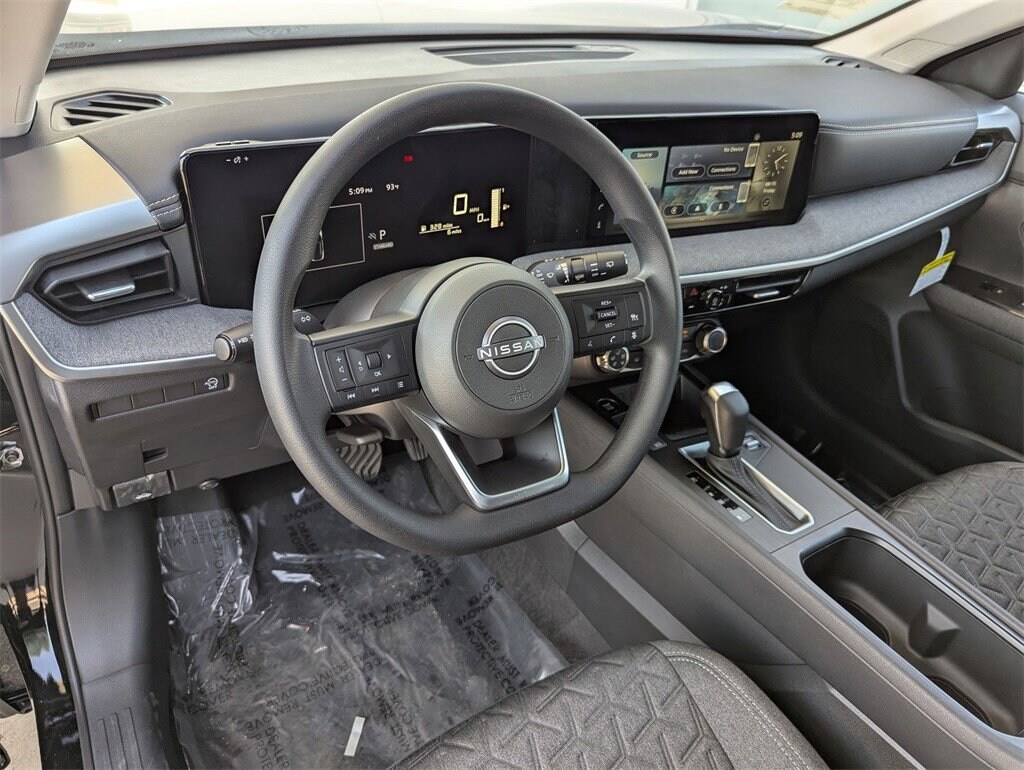 New 2025 Nissan Kicks SV SUV