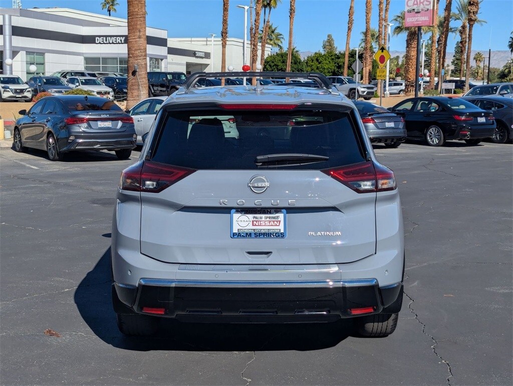 2025 Nissan Rogue Platinum photo 4