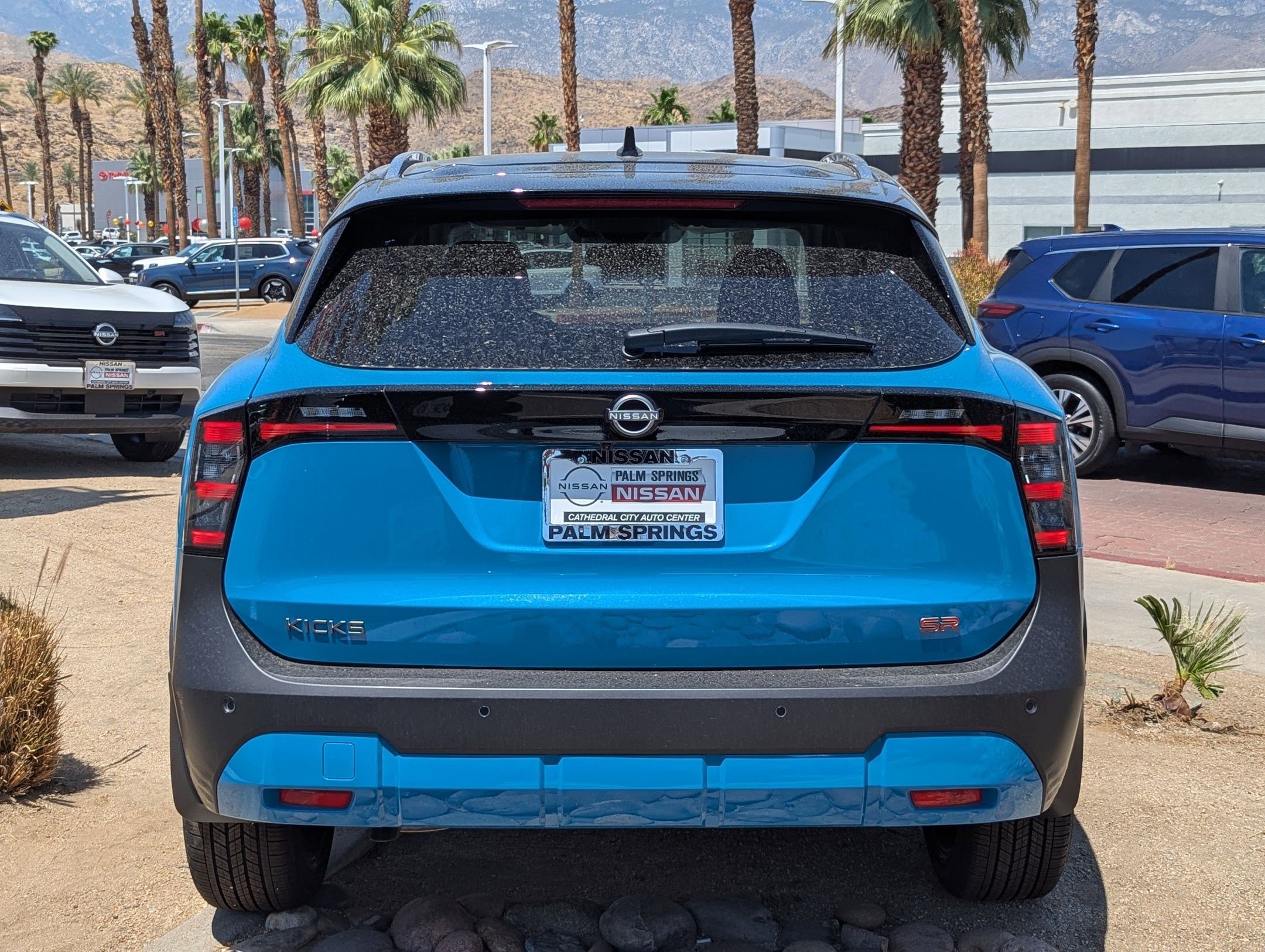 2025 Nissan Kicks SR photo 4