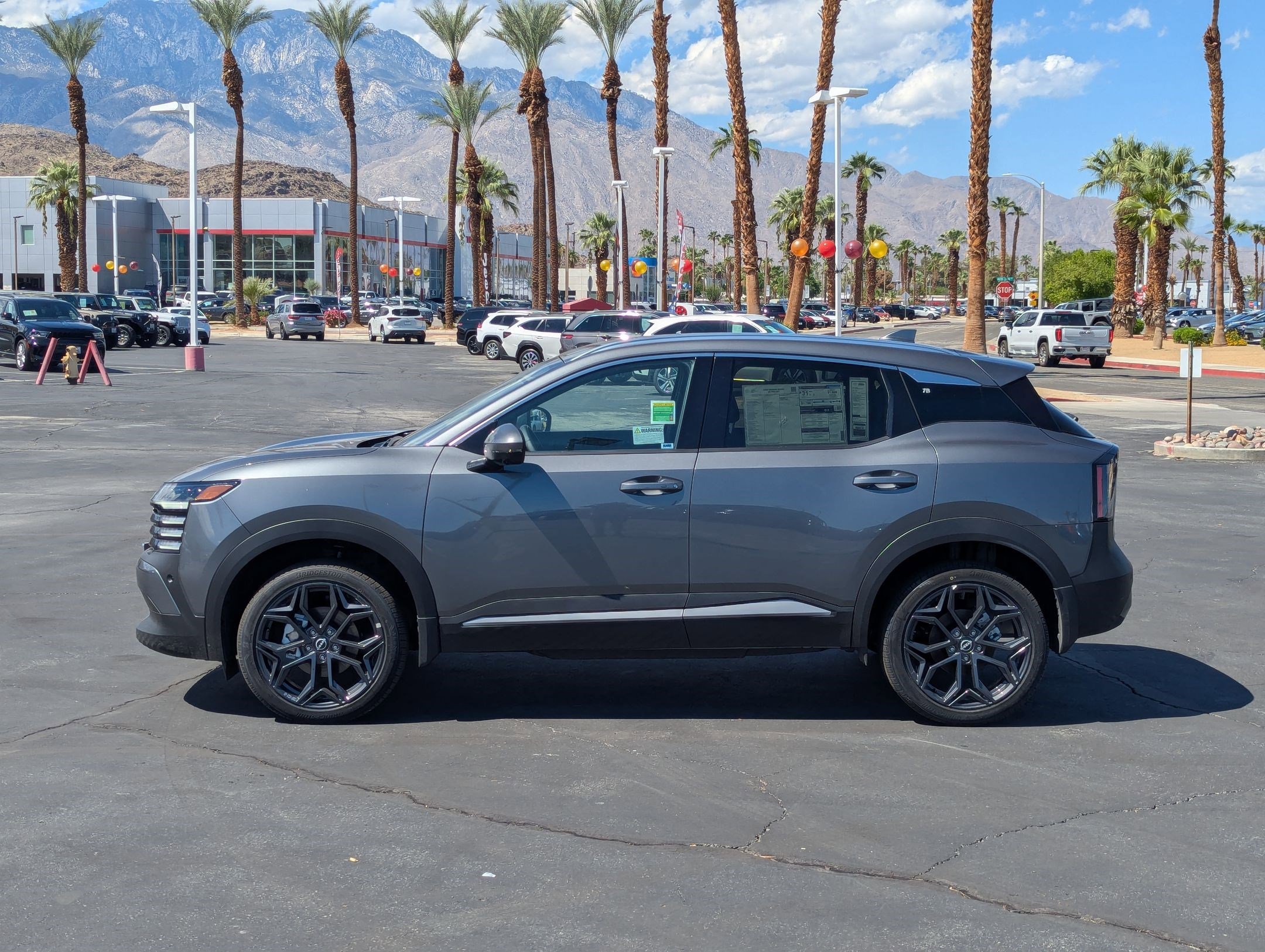 2025 Nissan Kicks SR photo 2