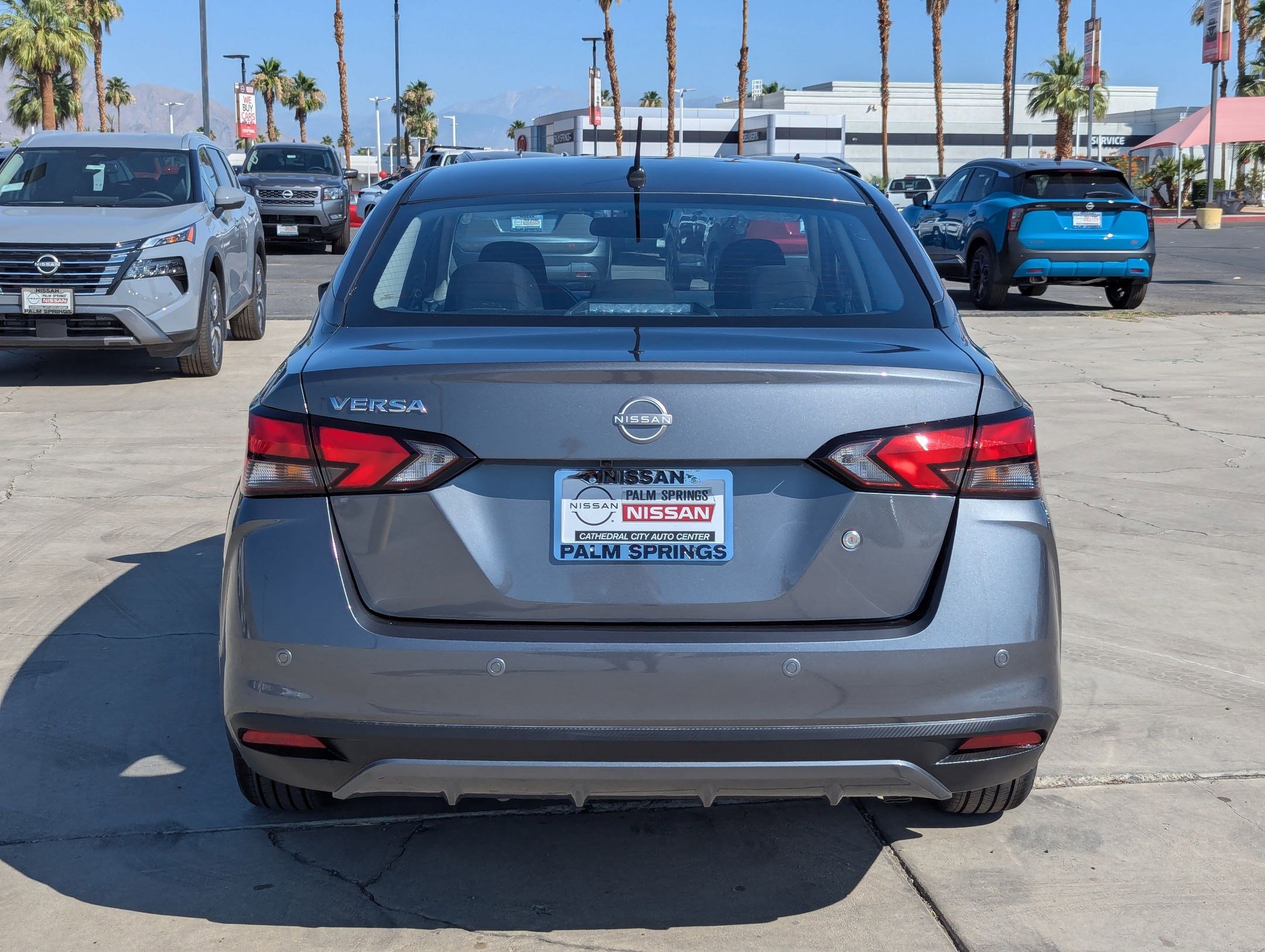 2025 Nissan Versa 1.6 S photo 4