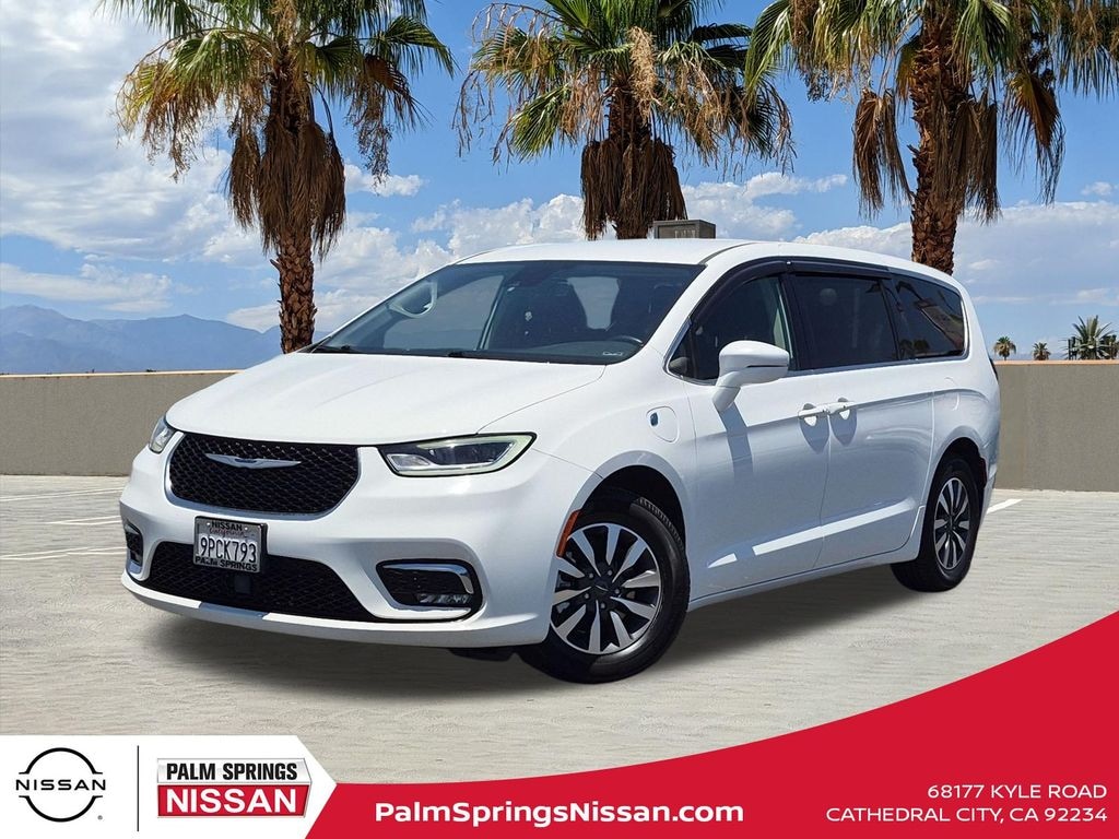 Used 2022 Chrysler Pacifica Hybrid Touring L Minivan/Van