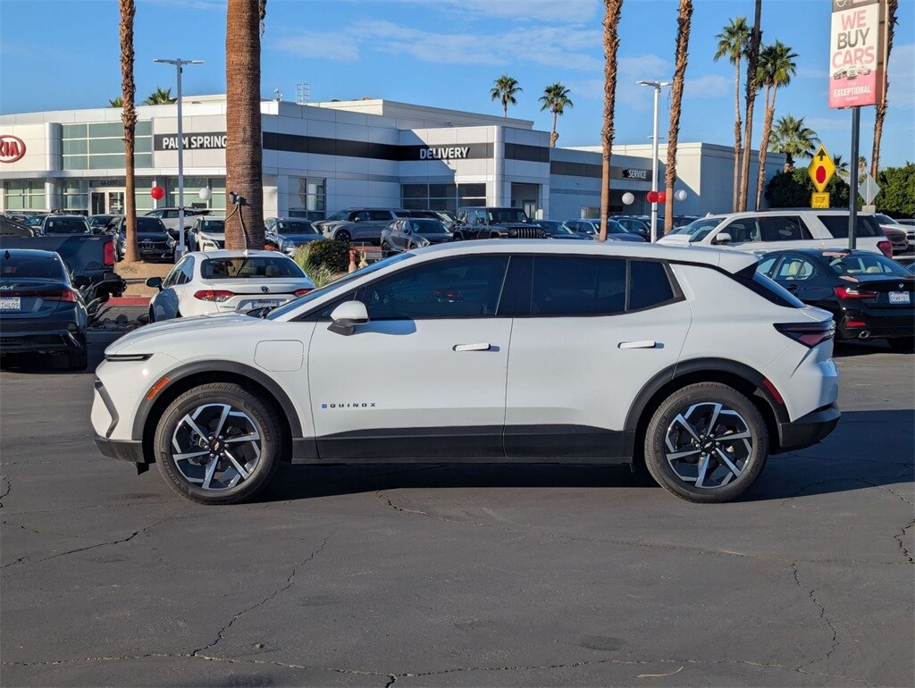 2025 Chevrolet Equinox EV 1LT photo 3