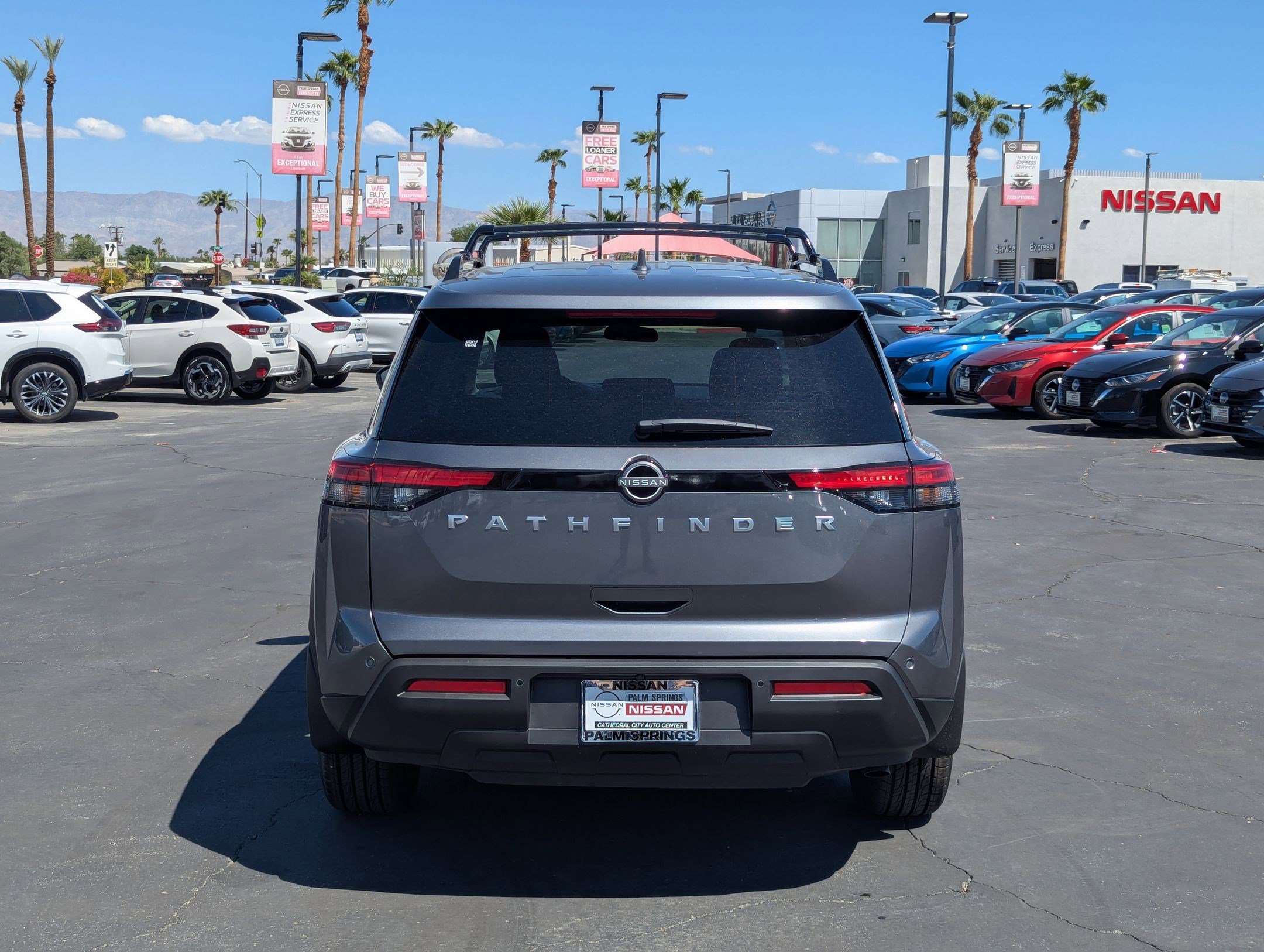 2025 Nissan Pathfinder SV photo 3
