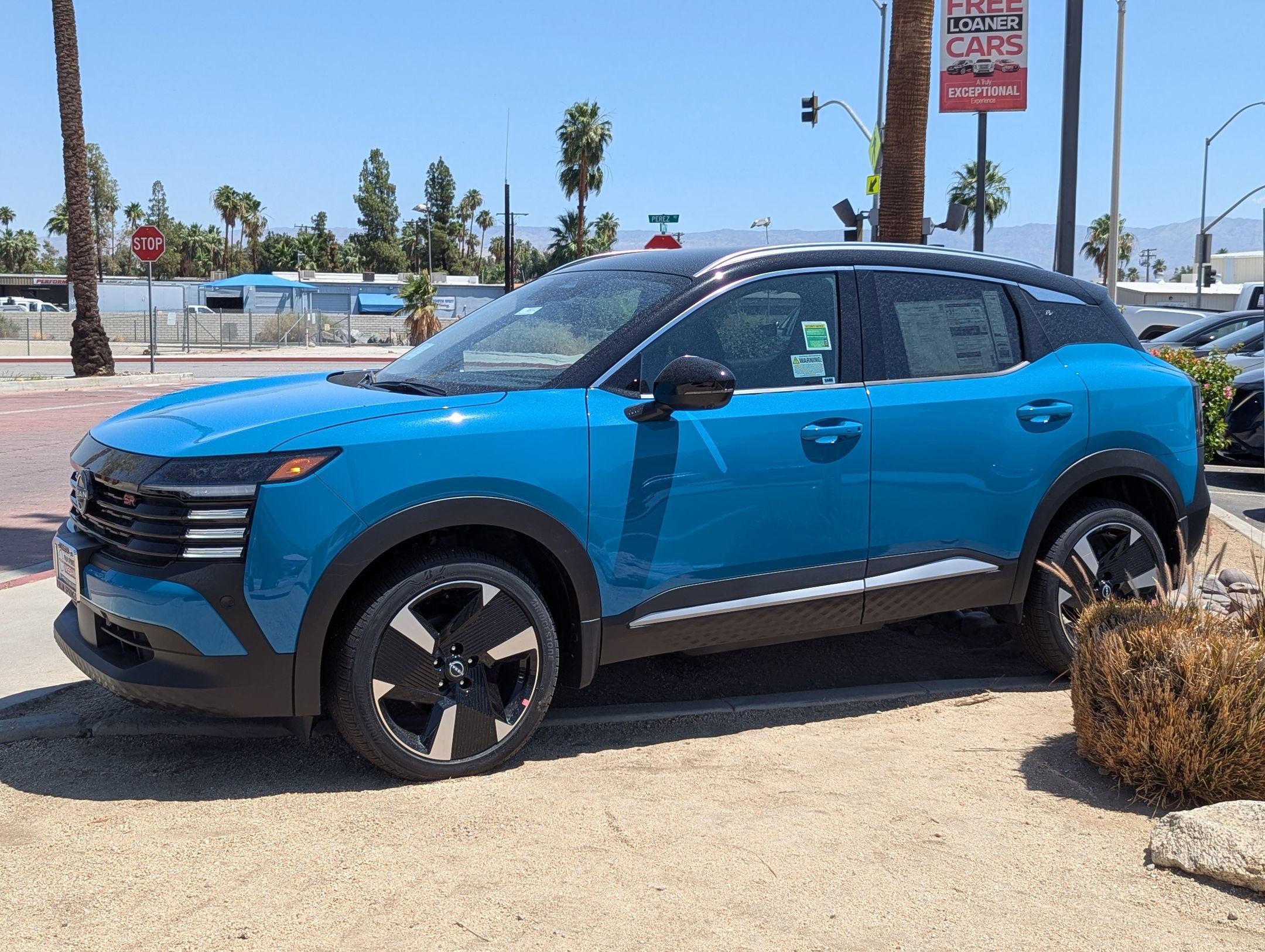 2025 Nissan Kicks SR photo 3