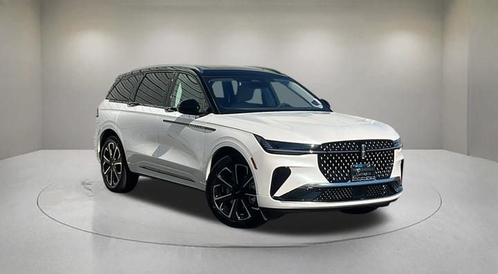 2026 Lincoln Nautilus Reserve AWD's photo