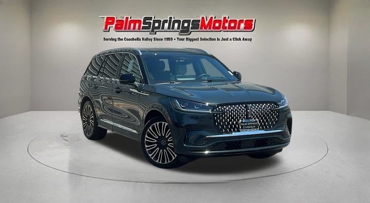 2025 Lincoln Aviator Black Label's photo