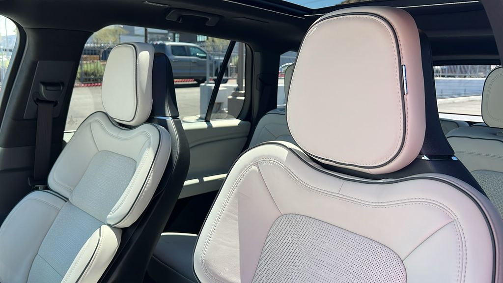 2026 Lincoln Aviator Black Label - Photo 17